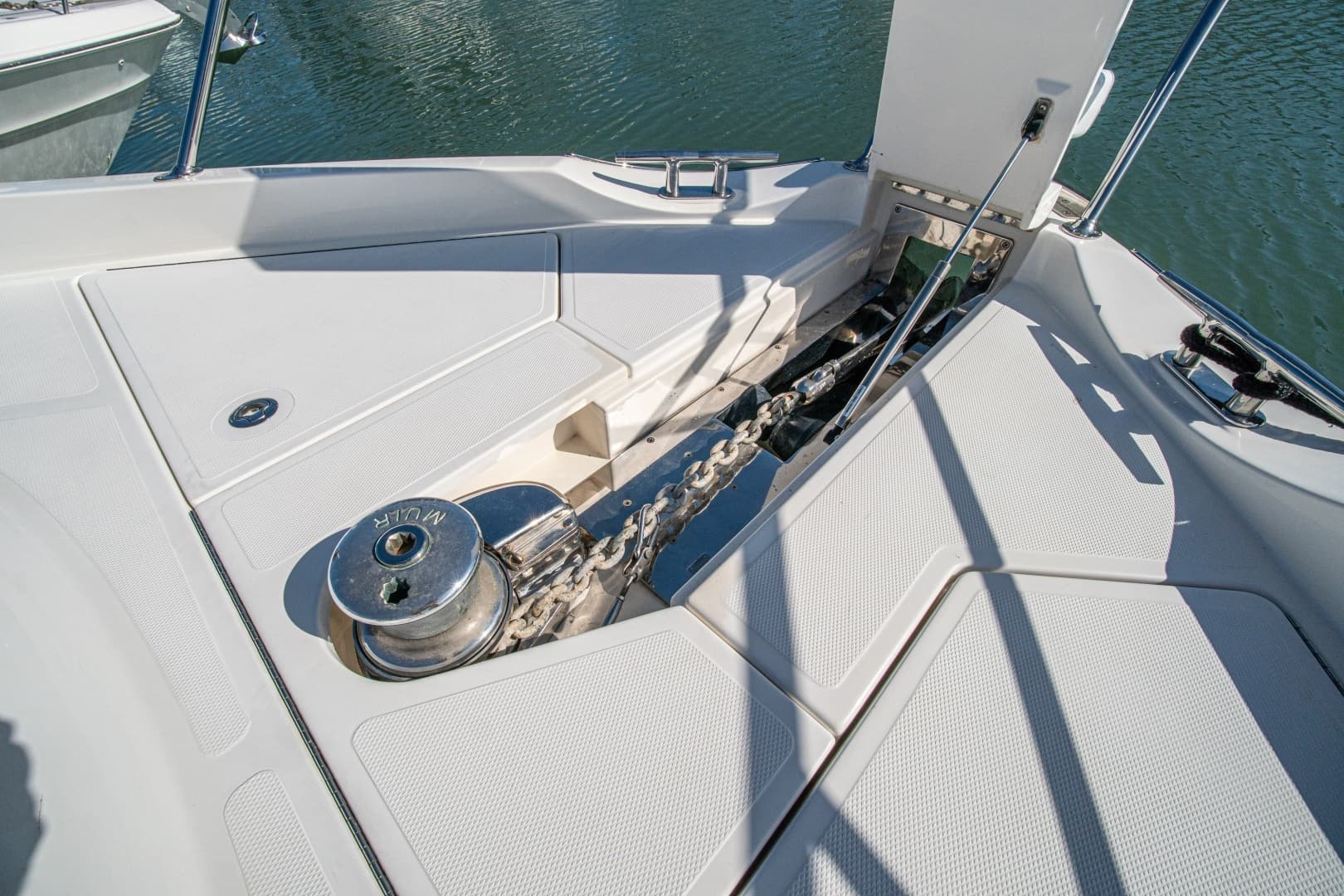 2015 Riviera 6000 Sport Yacht - Image 64