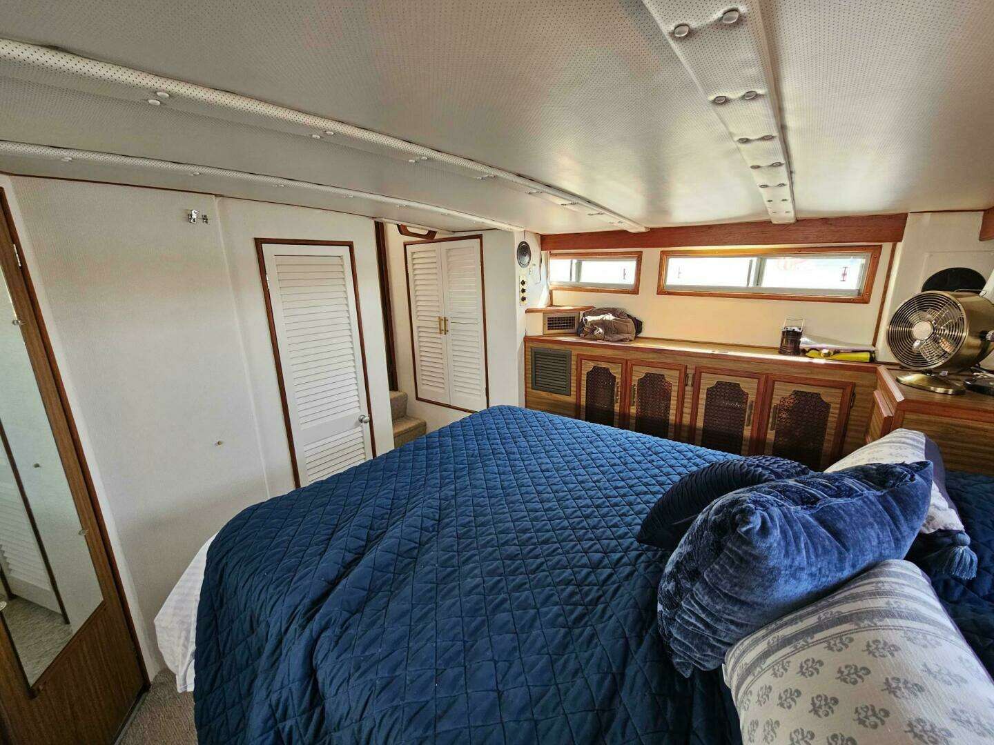 1977 Viking 43 Aft Cabin - Image 13
