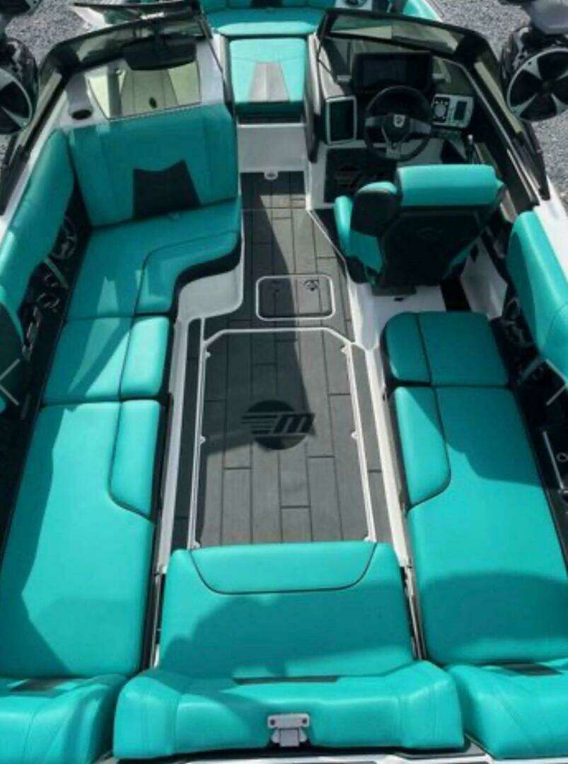 2020 Malibu 32 MXZ - Image 10