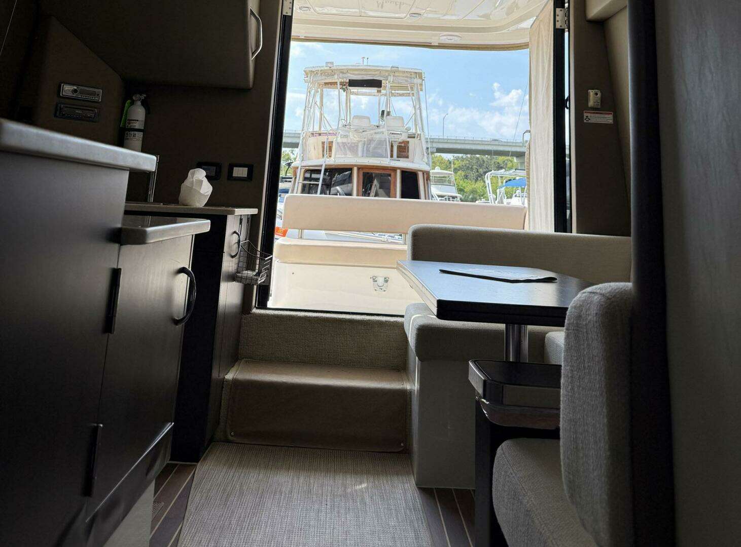 2013 Carver C-34 Command Bridge - Image 12