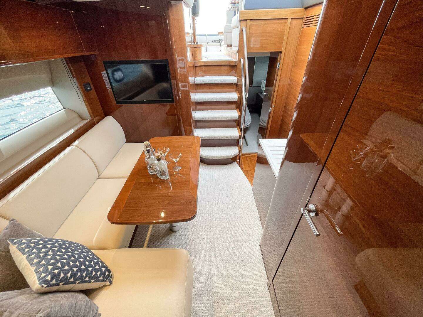 2022 Princess V50 - Image 23