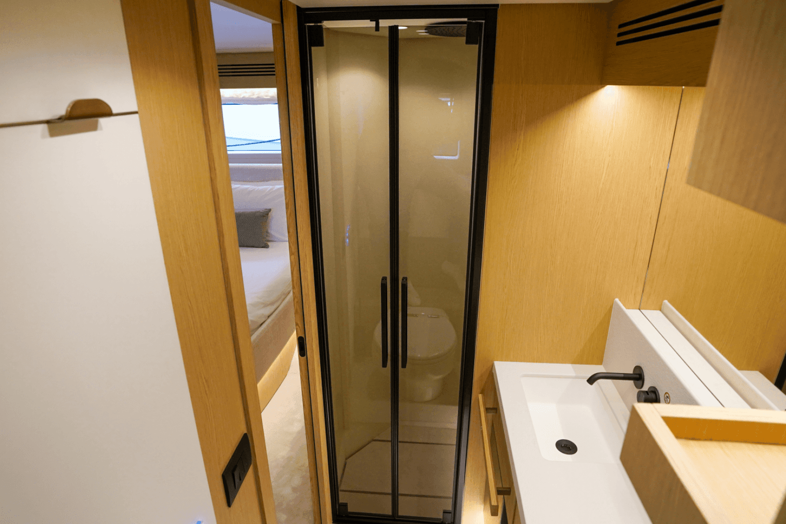 2026 Azimut Fly 62 - Image 60