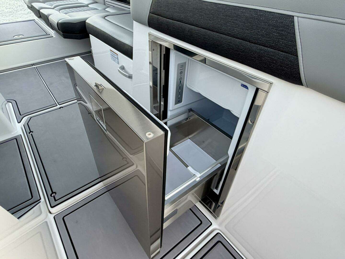 2023 Correct Craft Ingenity 23EL2 Electric Boat - Image 59