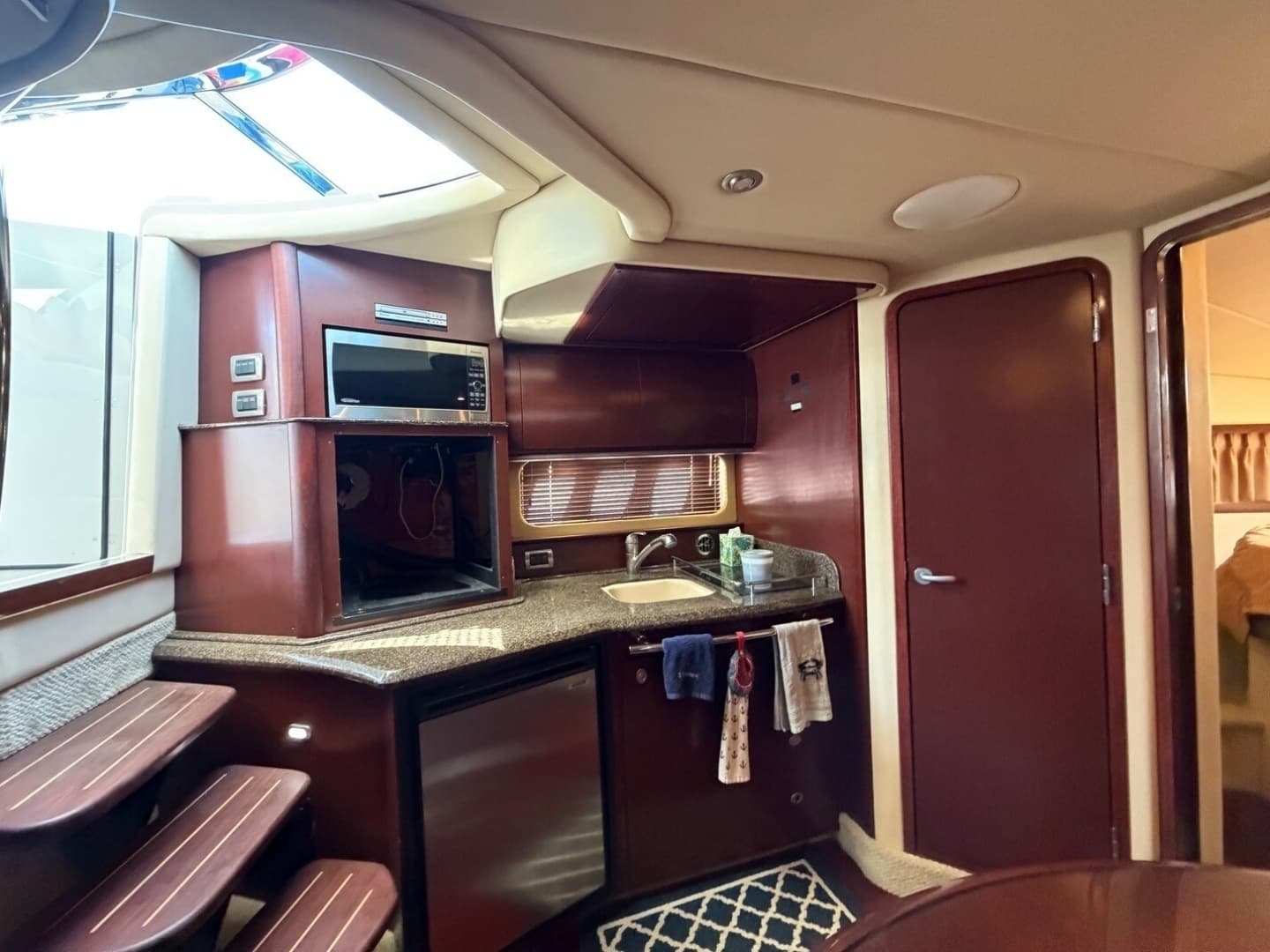 2007 Sea Ray 380 DA - Image 27