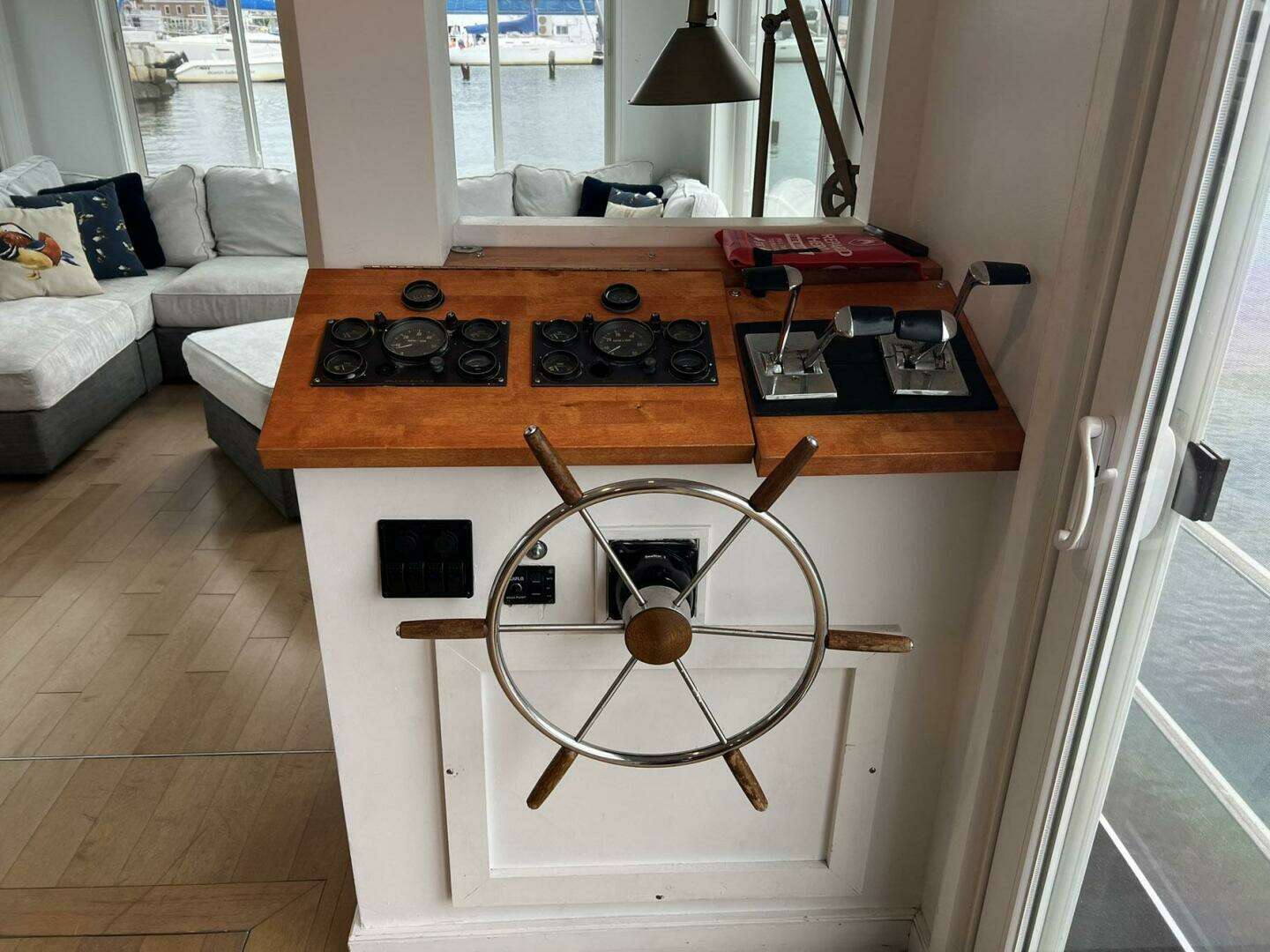 1981 Sumerset Houseboat - Image 7