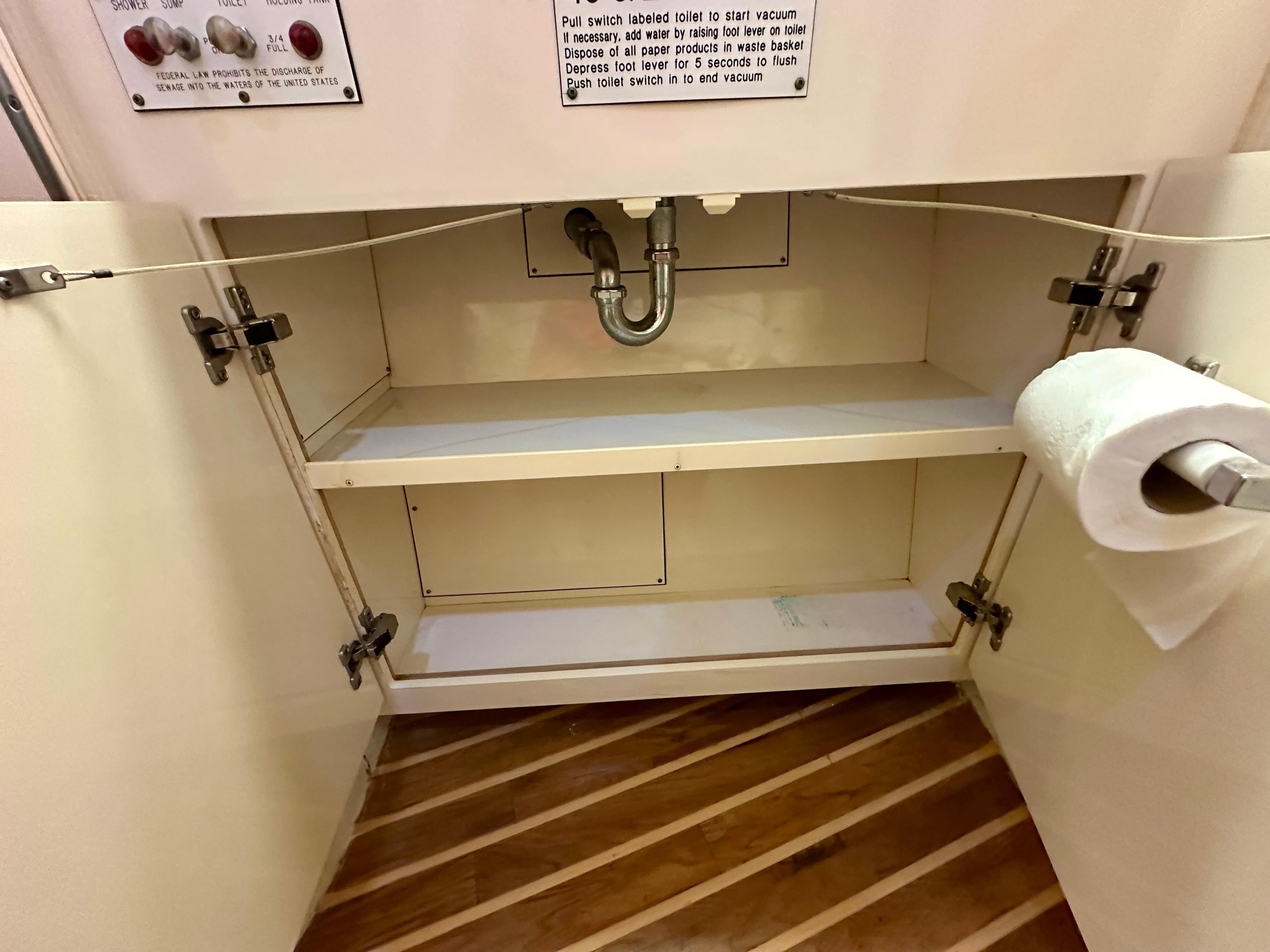 1994 Hatteras 46 Convertible - 144