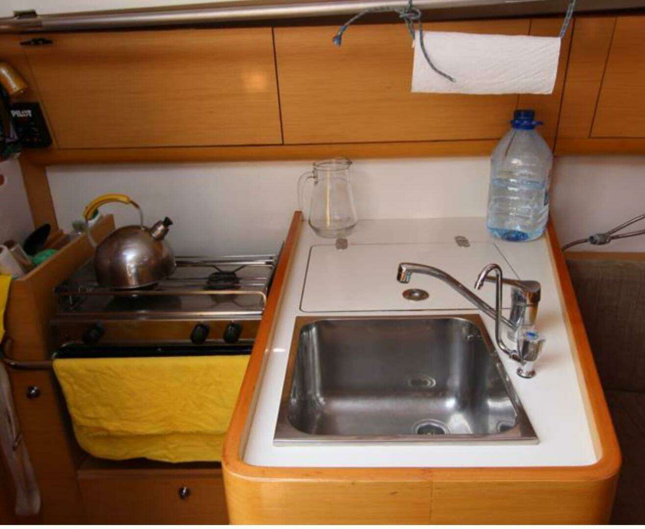 2009 Beneteau First 40 - Image 12