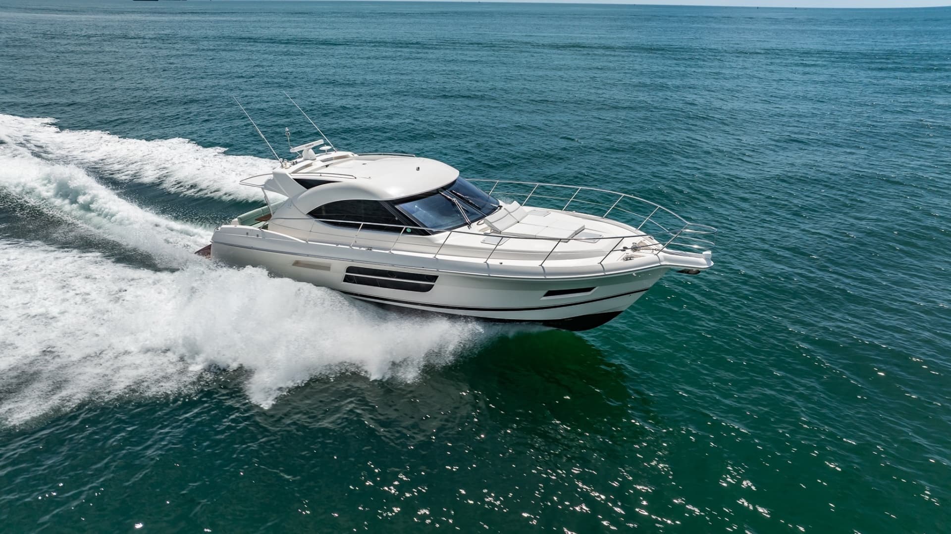 2016 Riviera 5000 Sport Yacht - Image 14