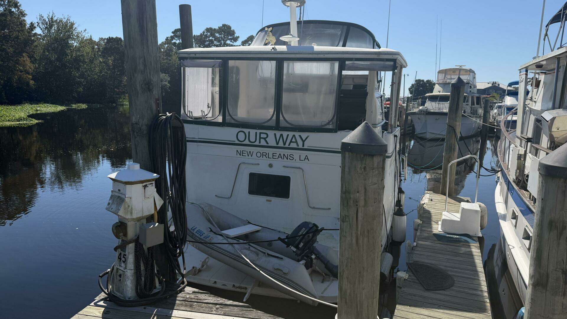 2000 Sea Ray 380 Aft Cabin - Image 6