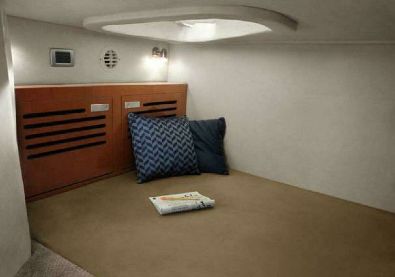 2011 Sea Ray 310 Sundancer - Image 48