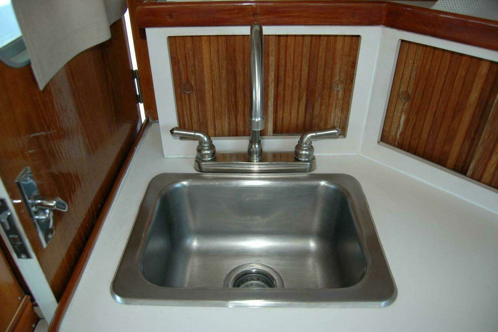 1987 Bertram 33 Sport Fisherman - Image 77