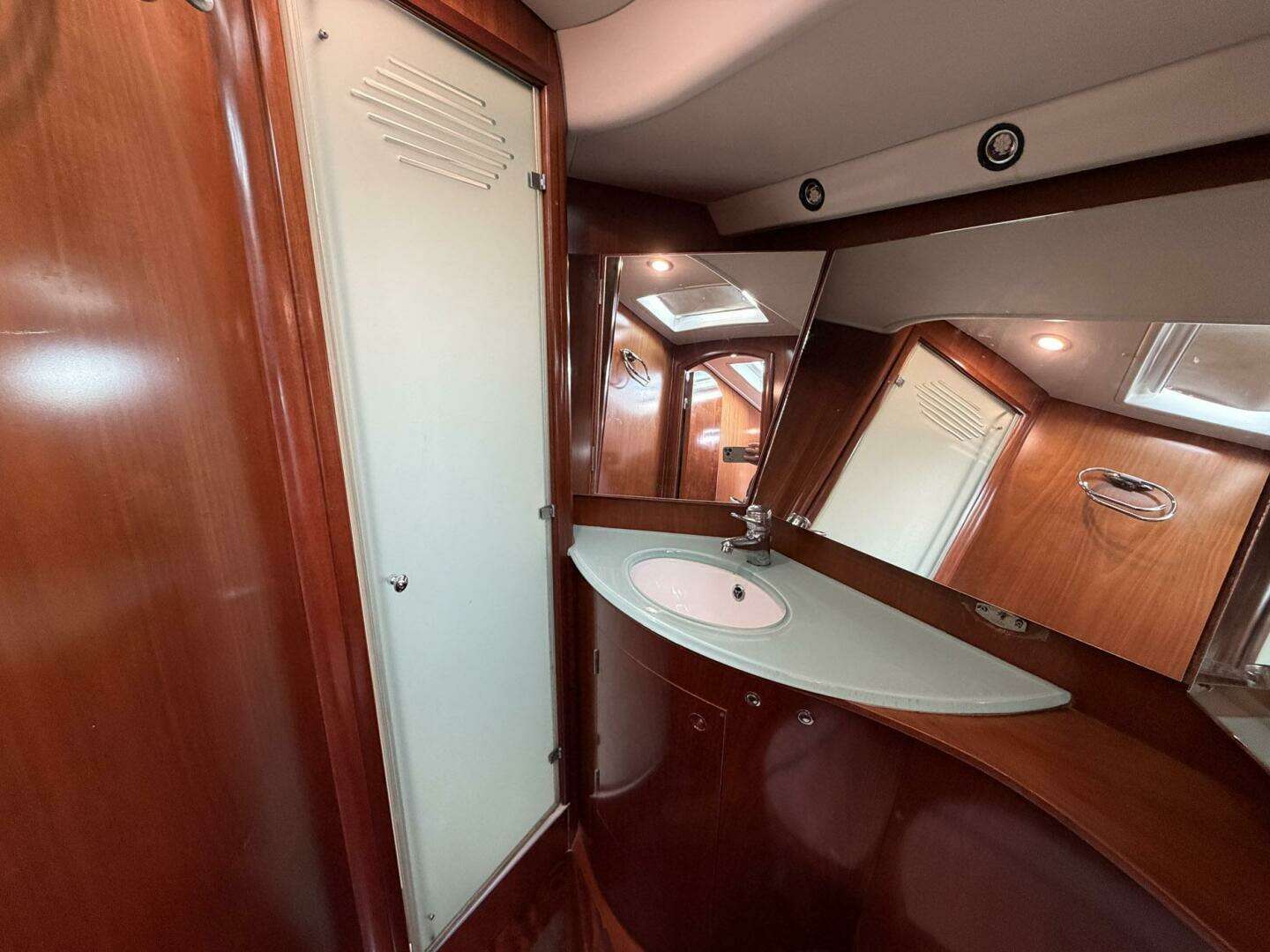 2004 Beneteau 57 Center Cockpit - Image 72