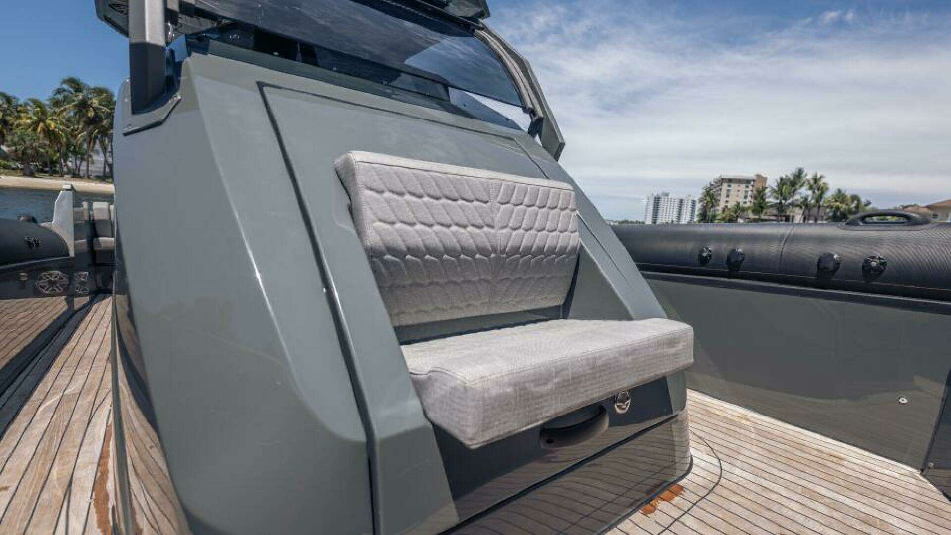 2025 Skipper 38 Sunbed - Image 36