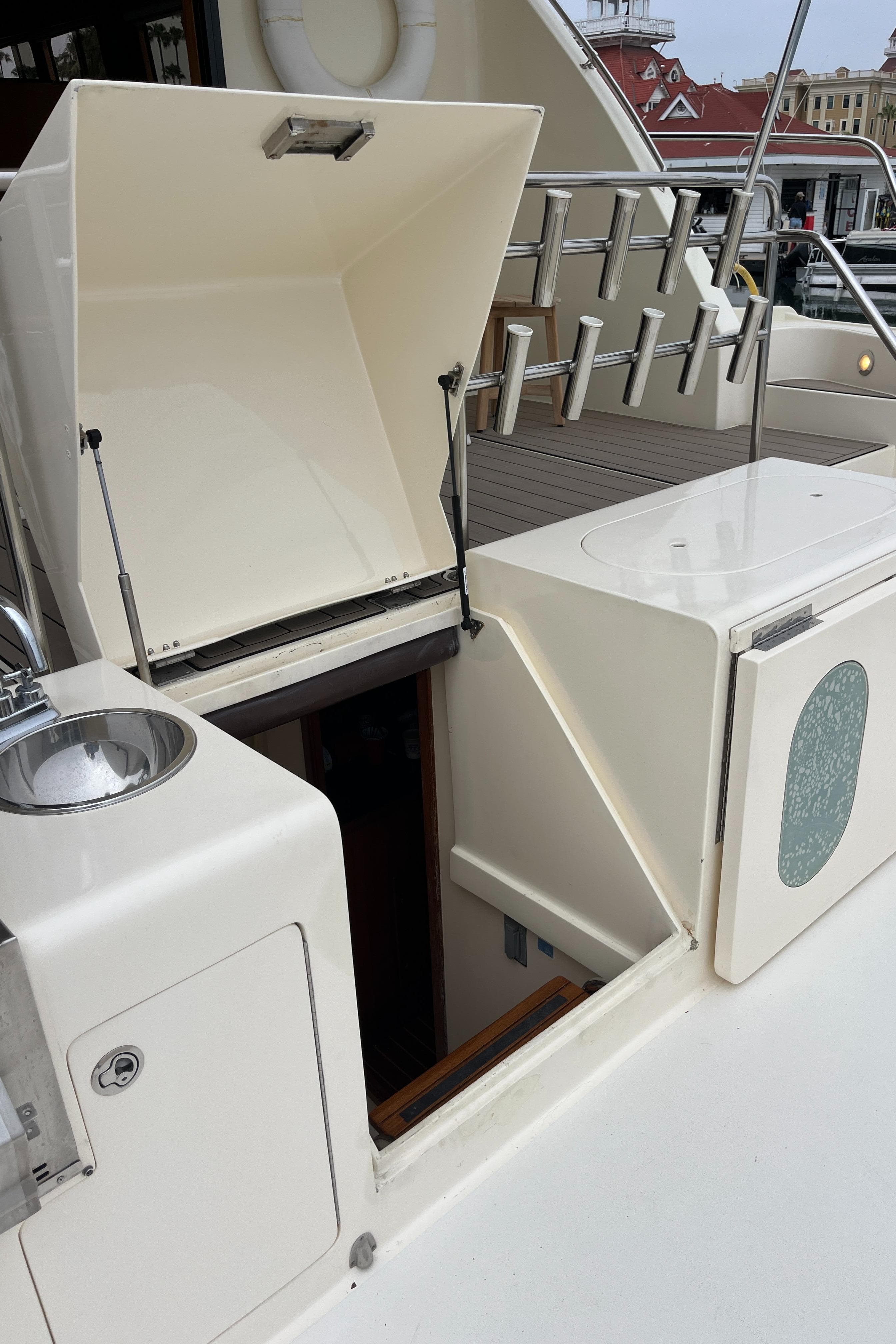 1999 Mikelson Long-Range Luxury Sportfisher - 67
