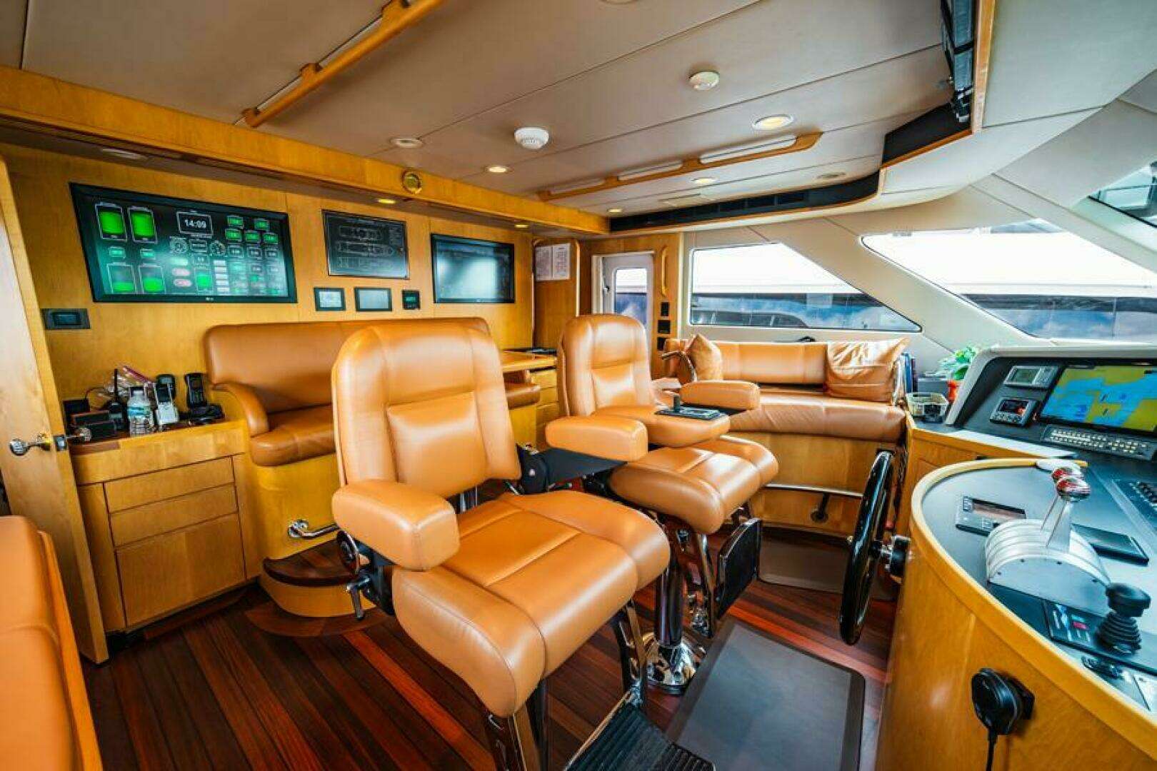 1995 Hatteras Flybridge Motor Yacht - Image 48