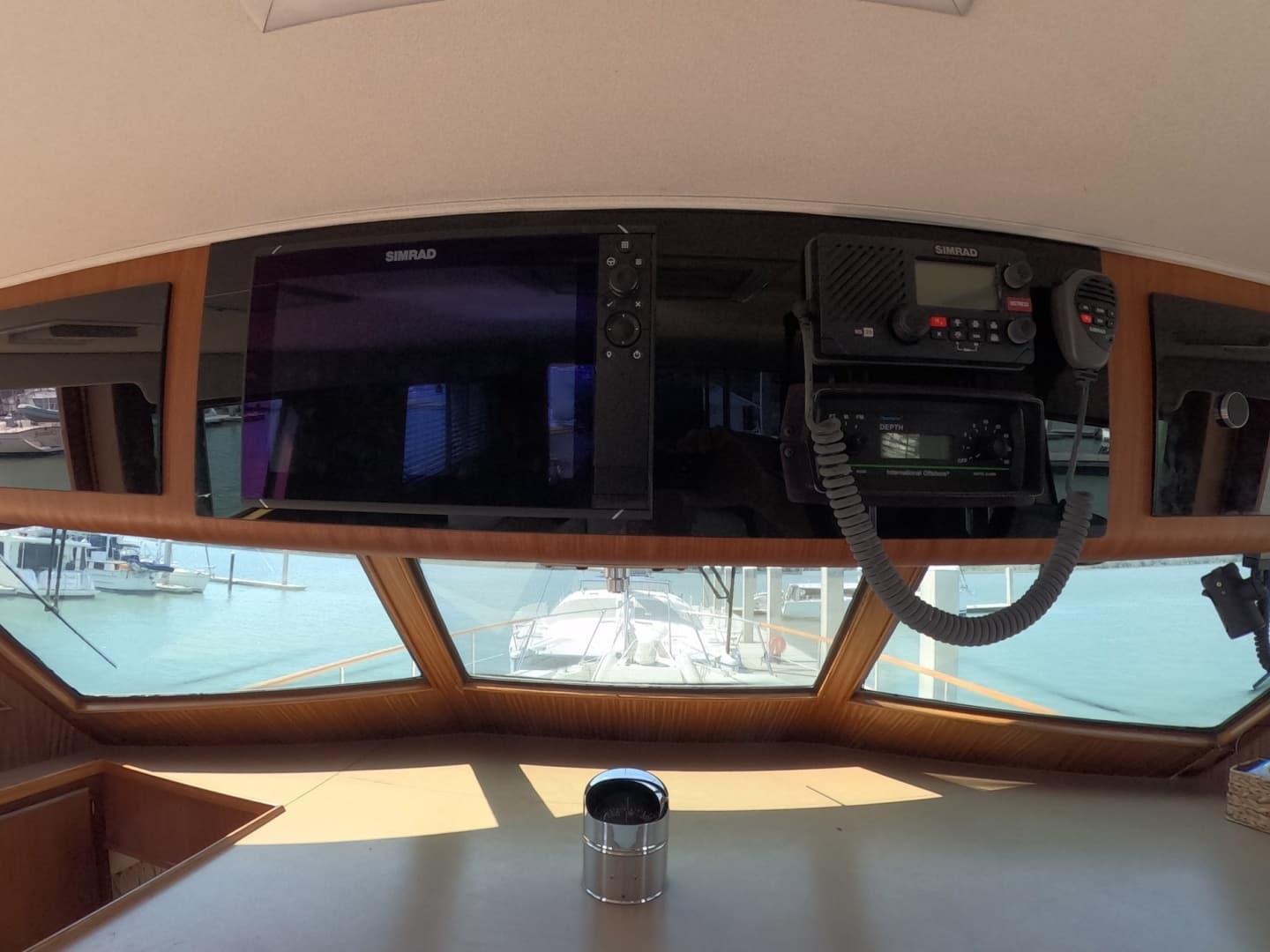 1987 Hatteras Motor Yacht - Image 4