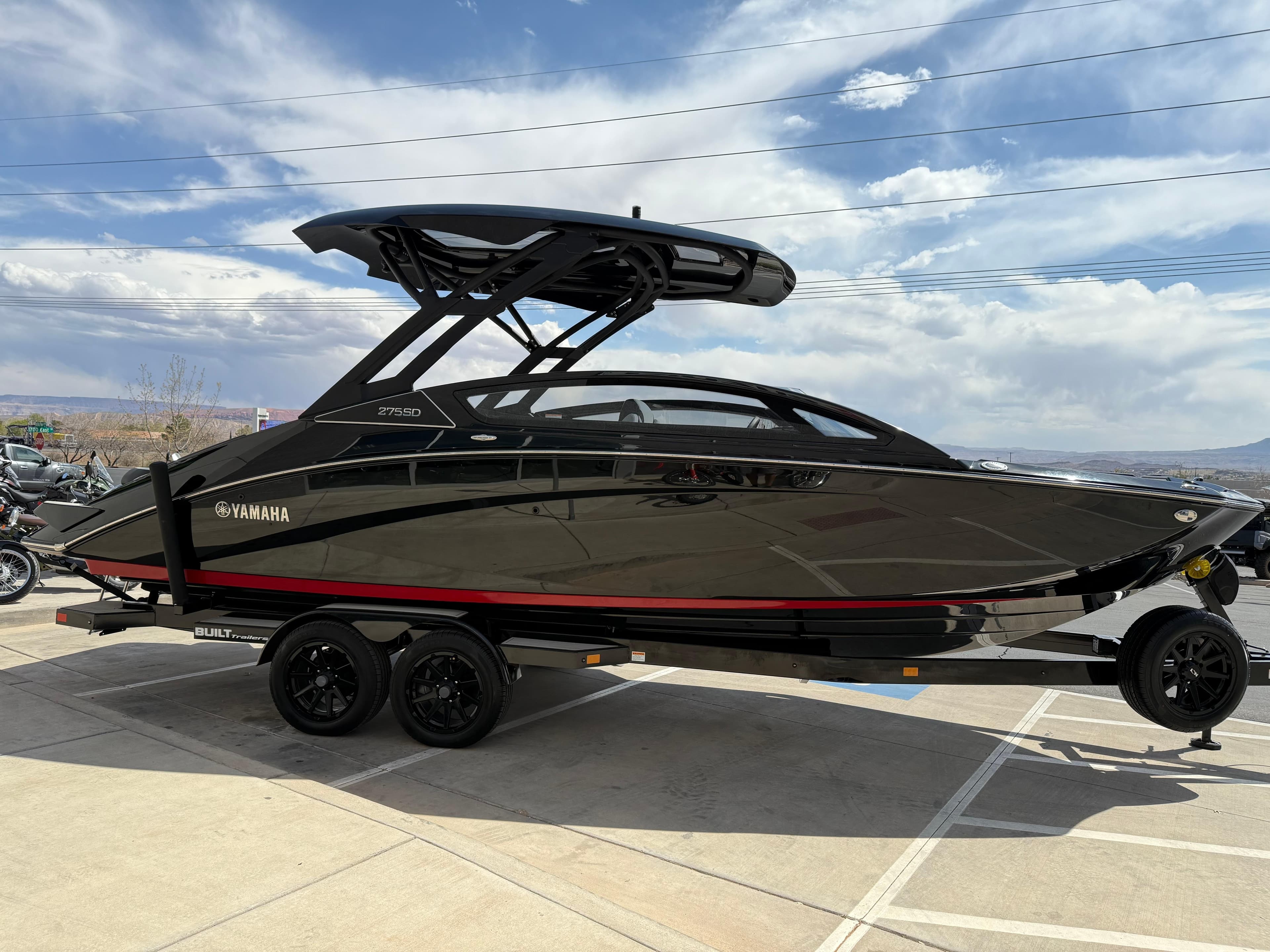 2025 Yamaha Boats 275SD