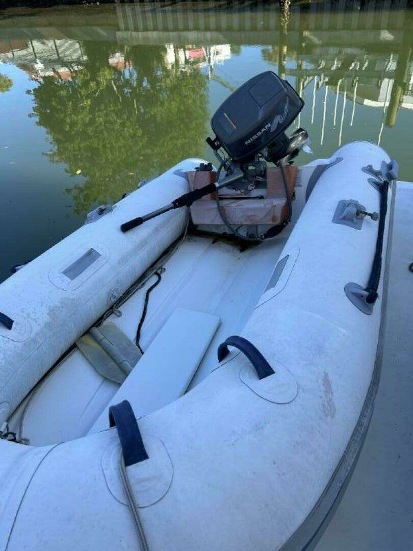 2004 Cruisers Yachts — - Image 36