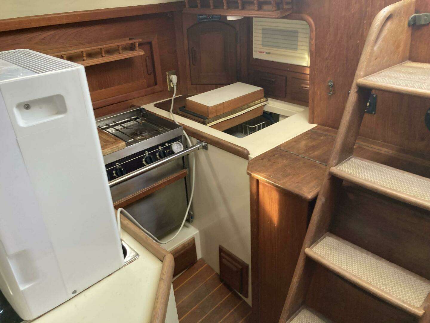 1994 Pacific Seacraft Crealock 37 - Image 24