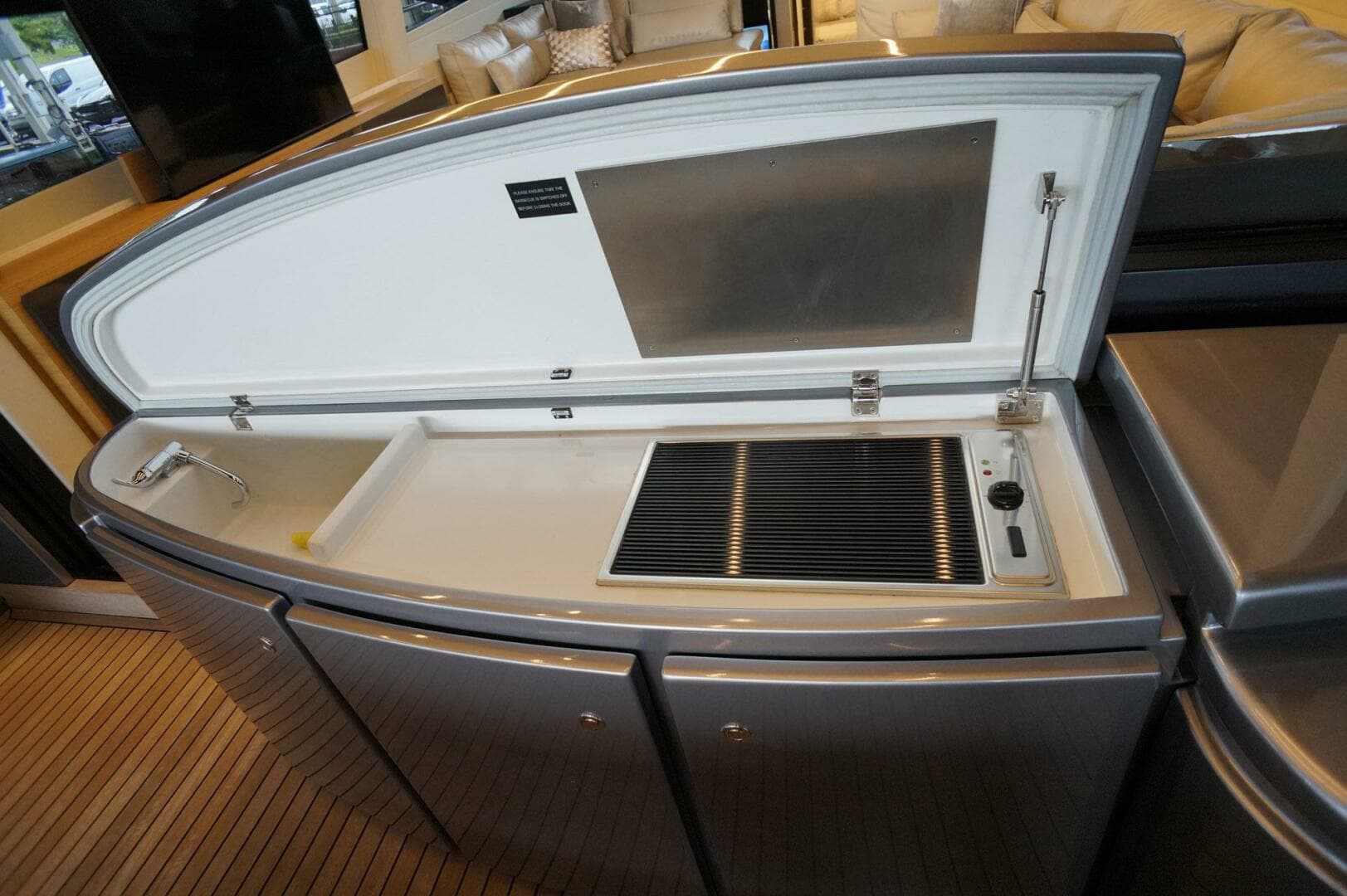 2016 Pershing 70 - Image 6