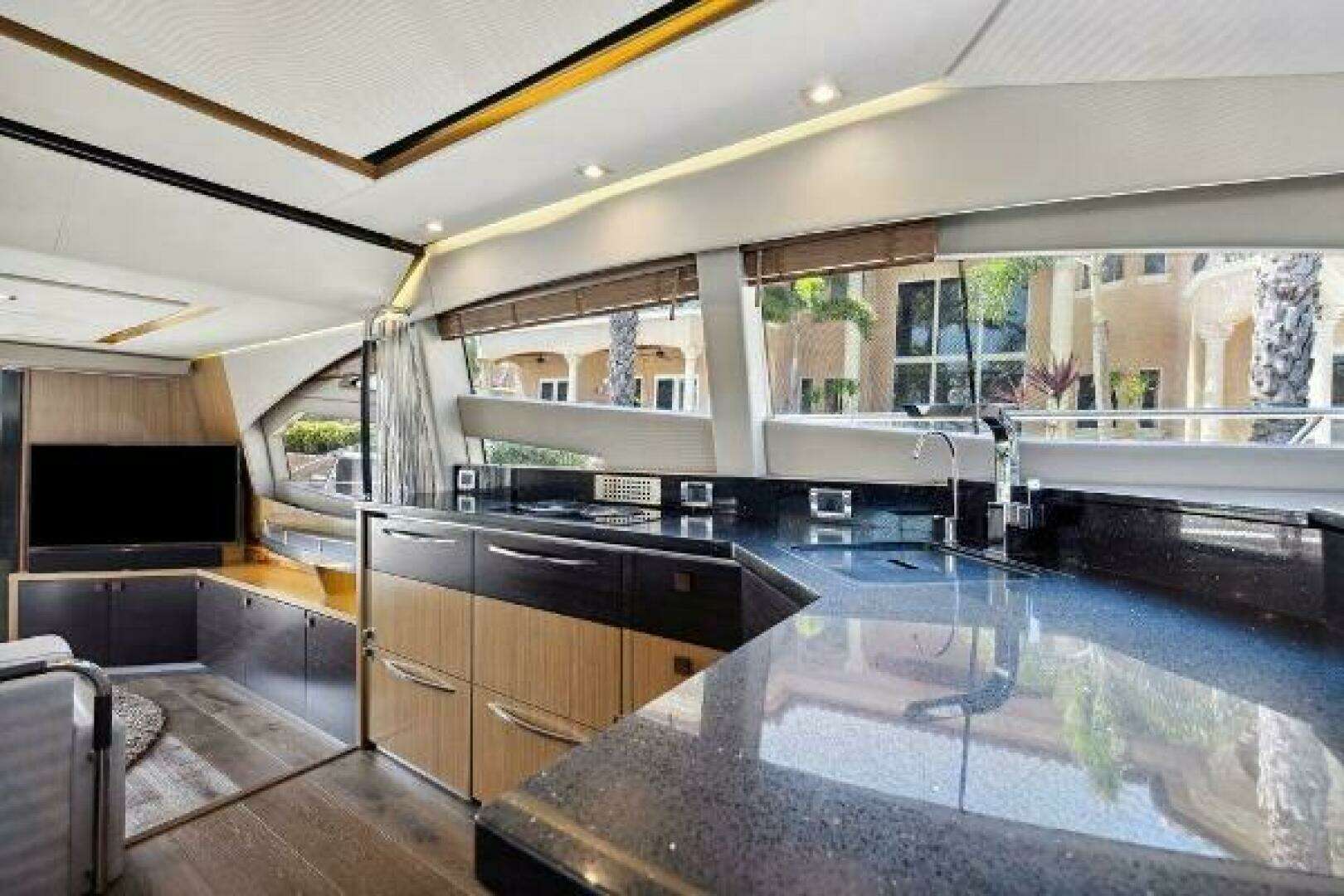 2018 Sea Ray L590 Fly - Image 11