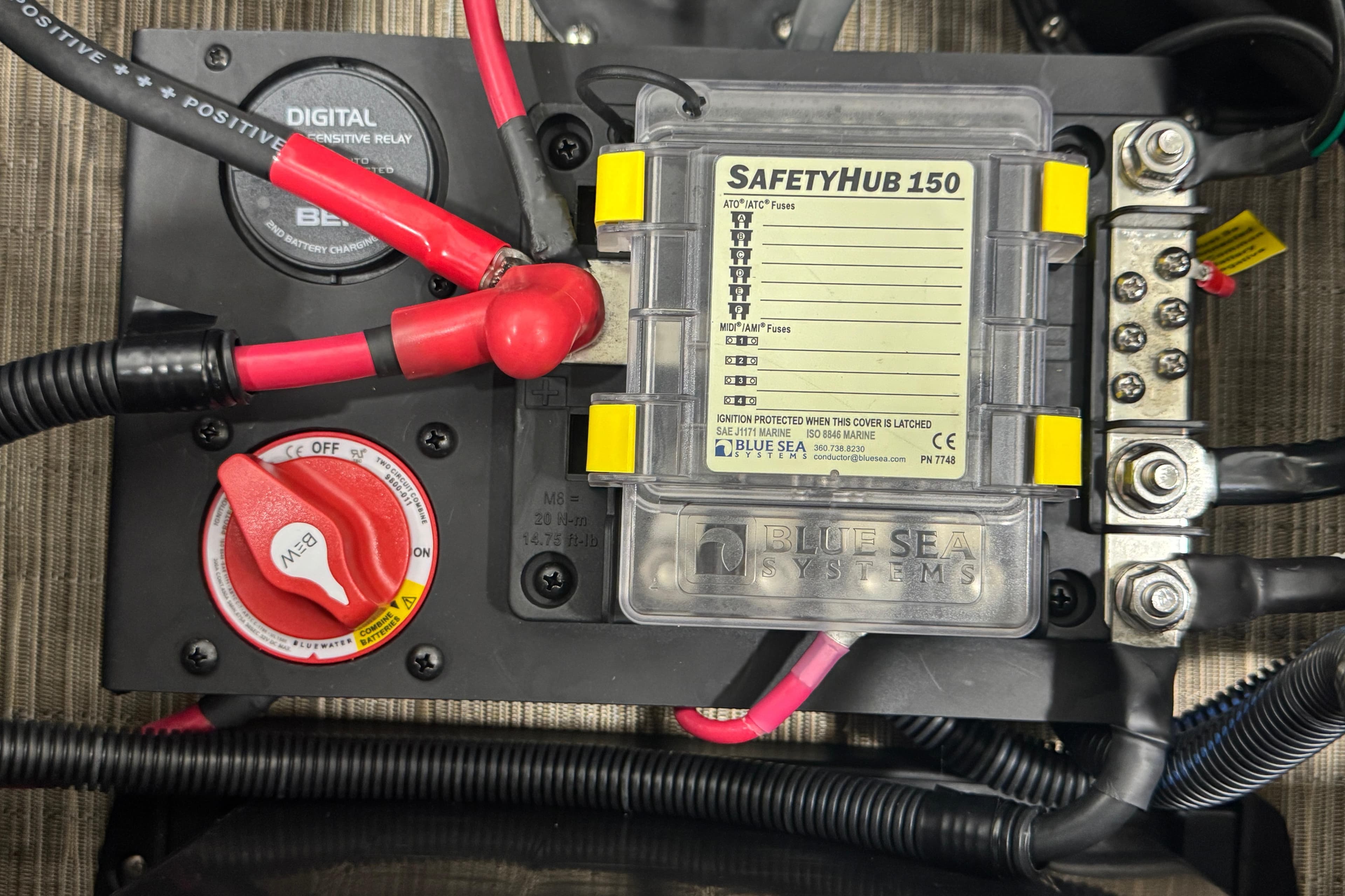 Electrical system of a 2024 Bennington 24 L Swingback with SafetyHub 150 and battery switch.