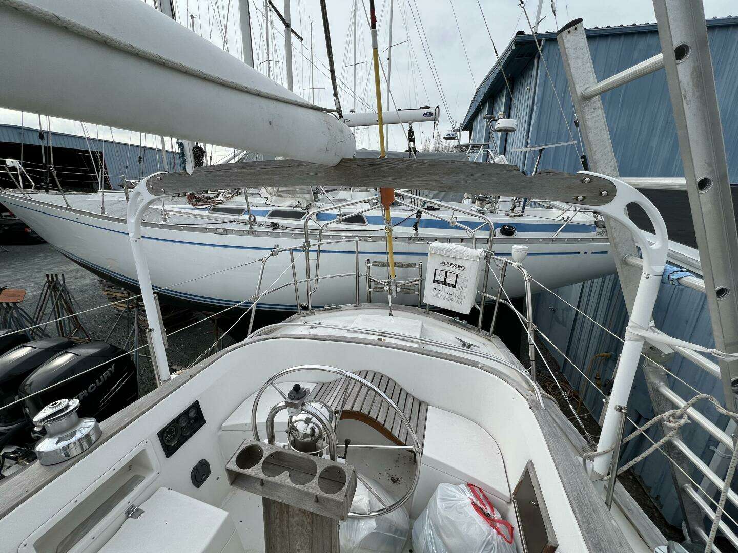 1986 Dickerson Tri-Cabin - Image 39