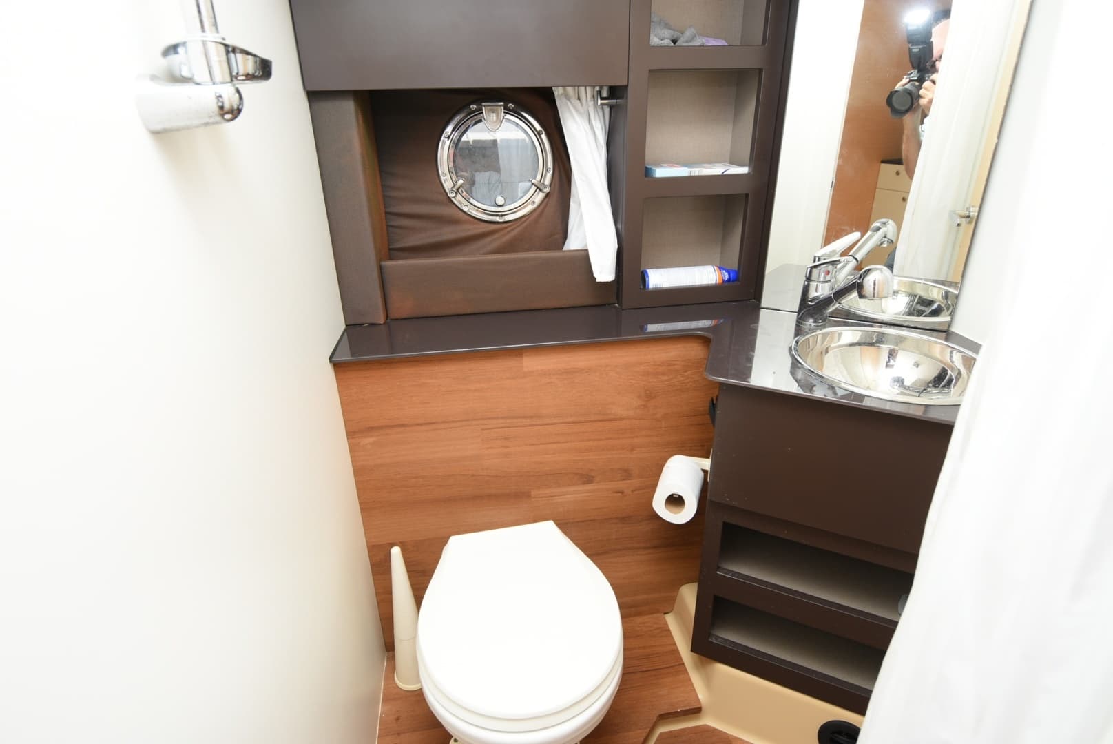 2014 Cranchi M44 HT Hard Top - Image 14