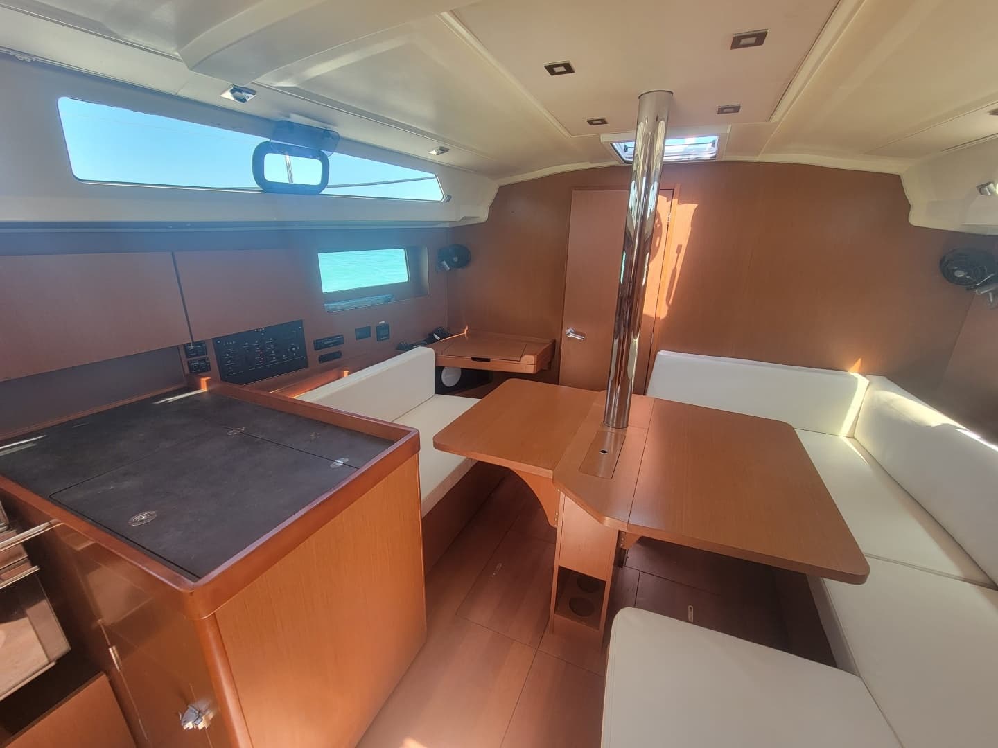 2017 Beneteau Oceanis - Image 11