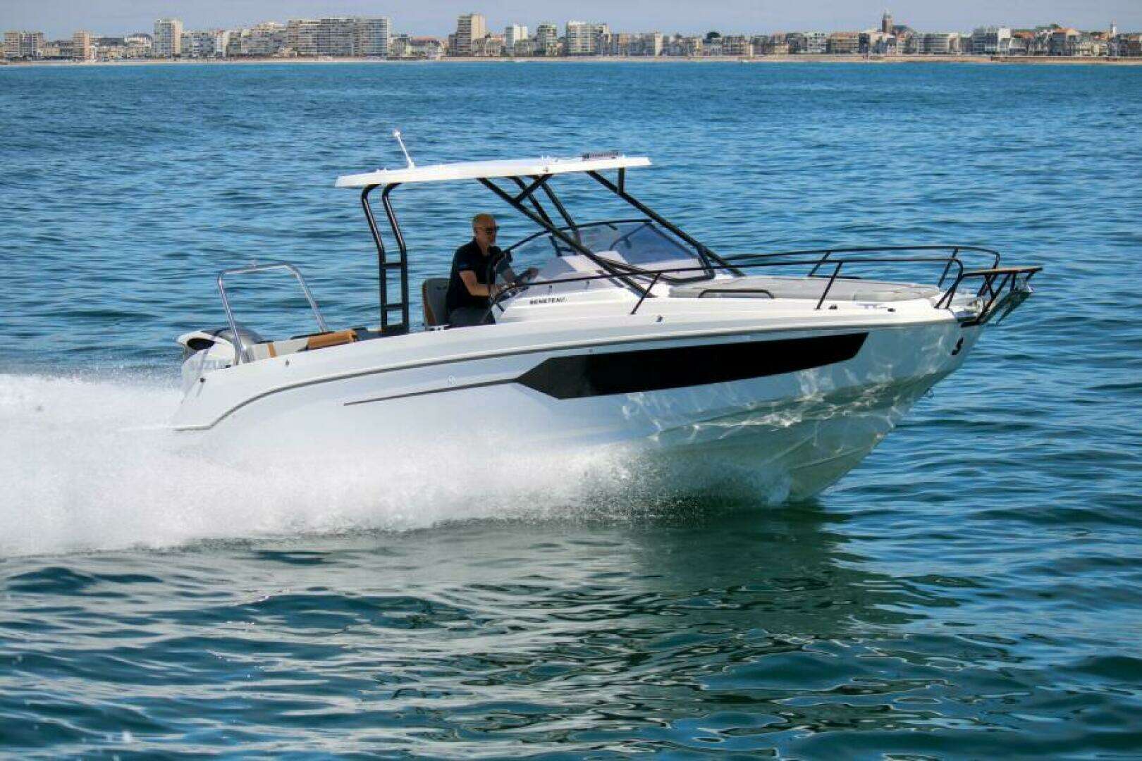 2025 Beneteau Flyer 8 Sundeck - Image 11