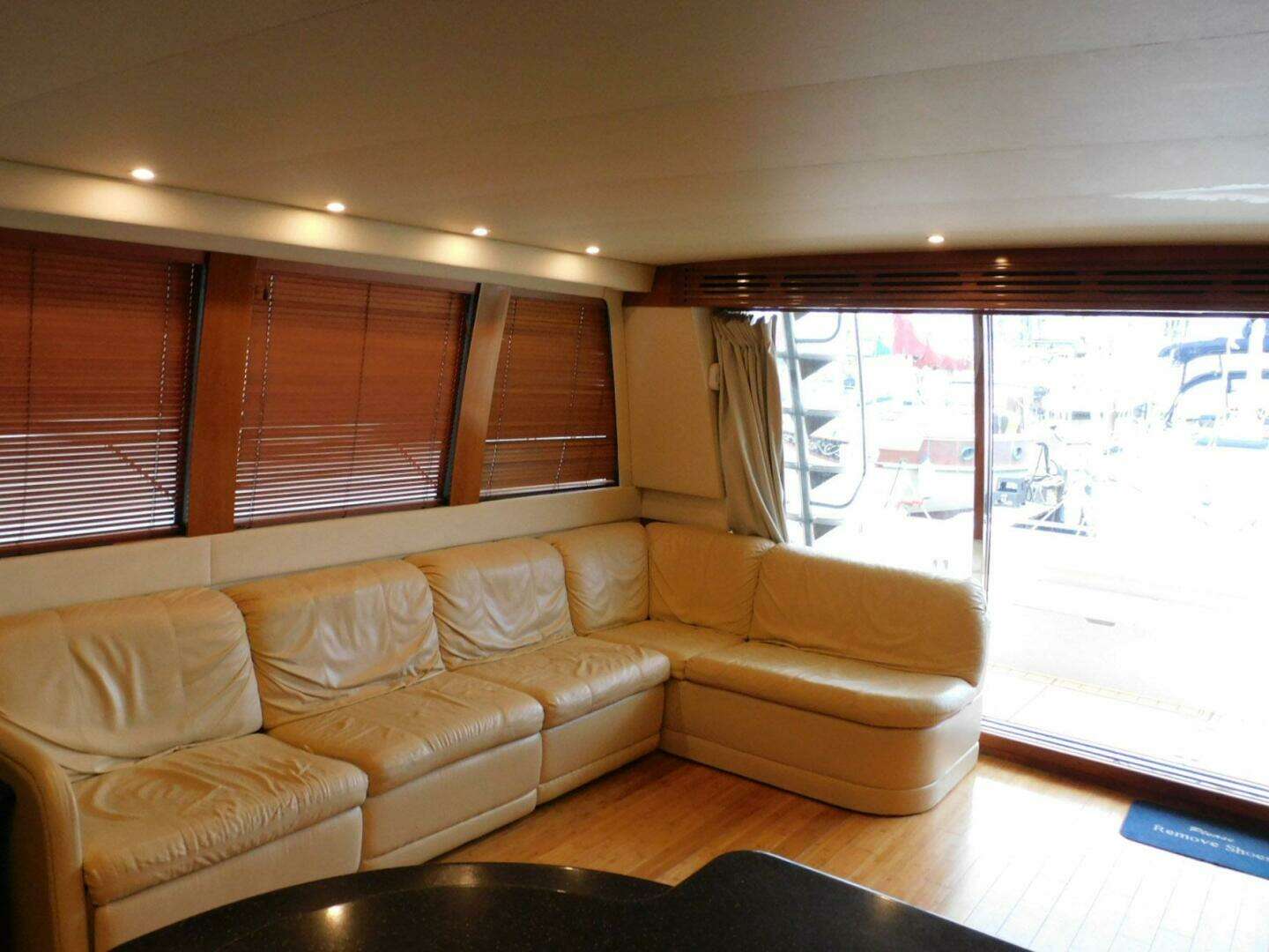 2002 Carver 570 Voyager Pilothouse - Image 5