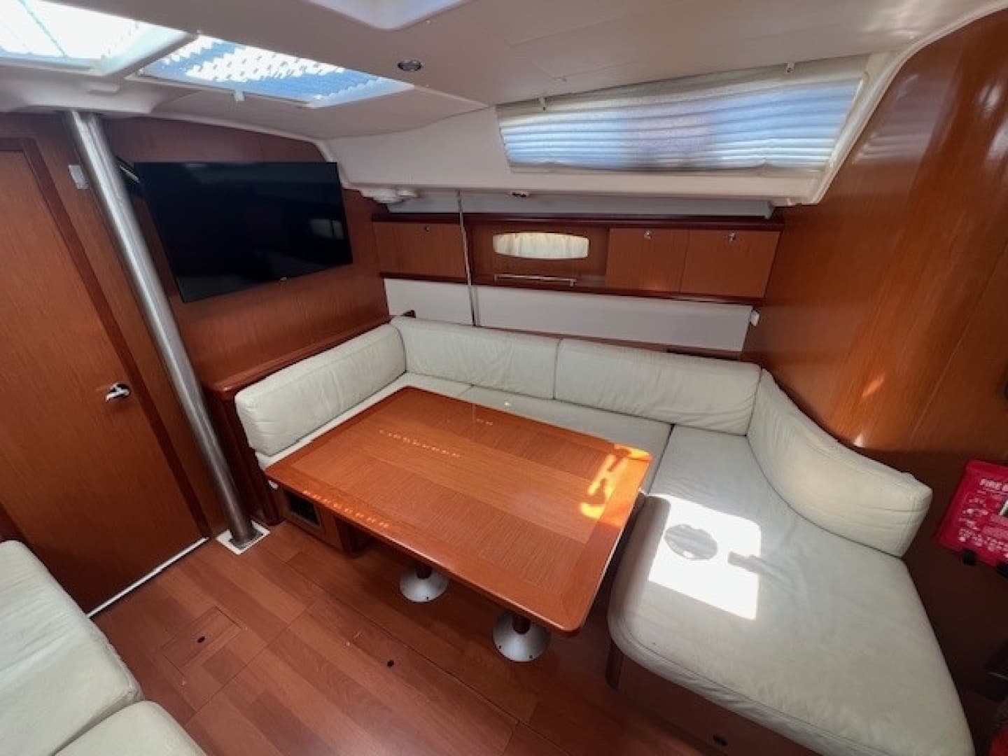 2009 Beneteau Oceanis 43 - Image 24