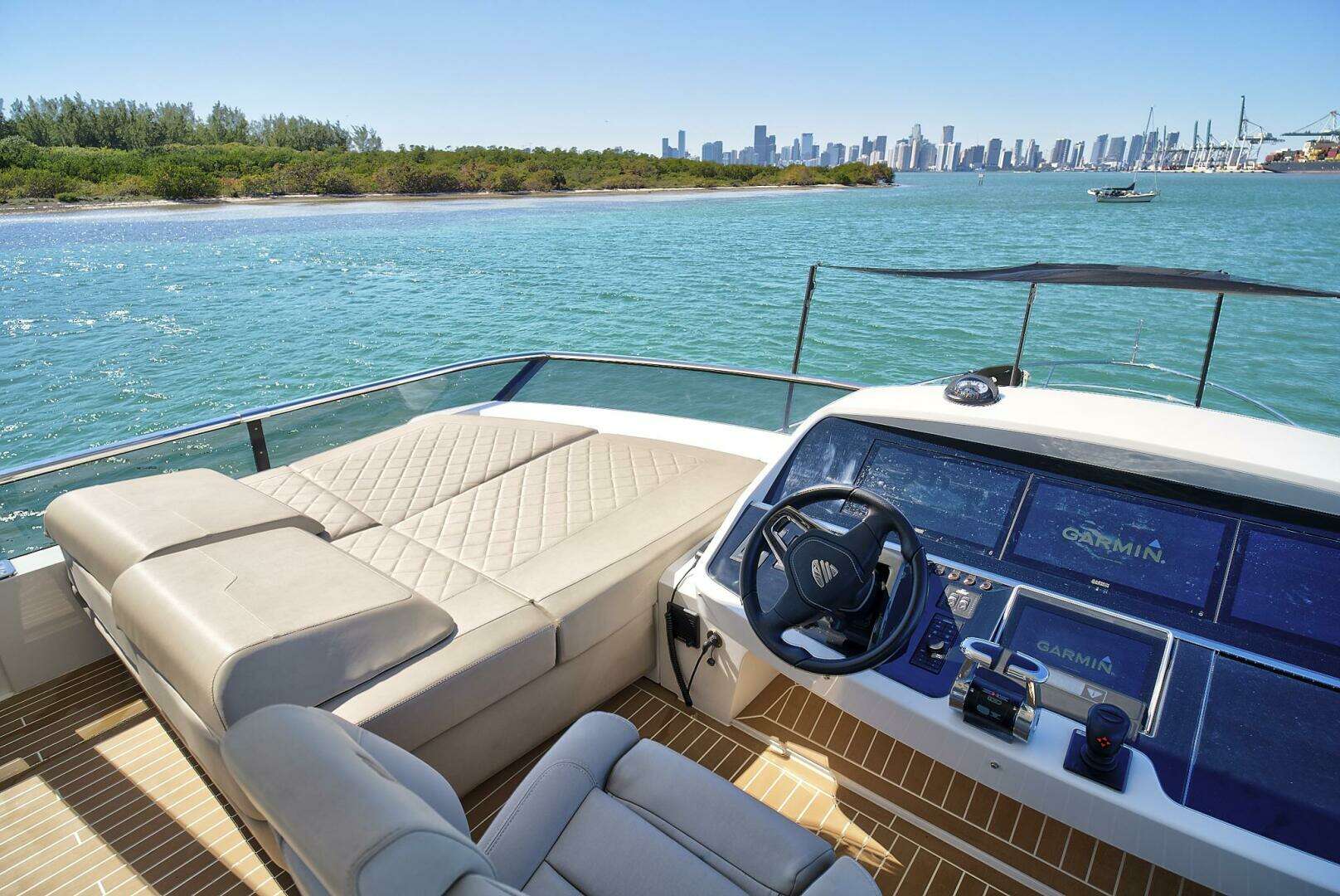 2021 Fairline Squadron 68 - Image 6