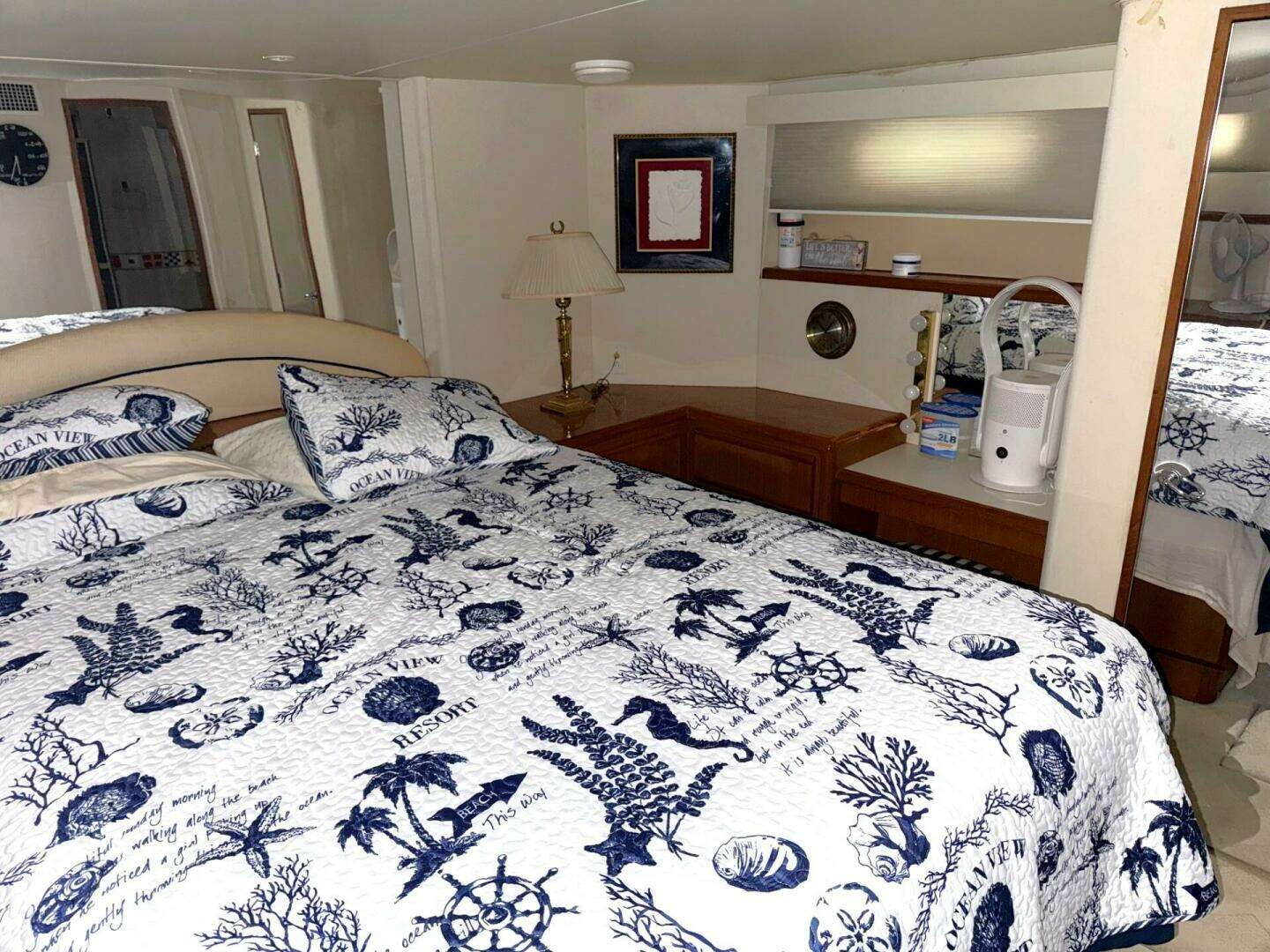 1998 Viking Motor Yacht - Image 24