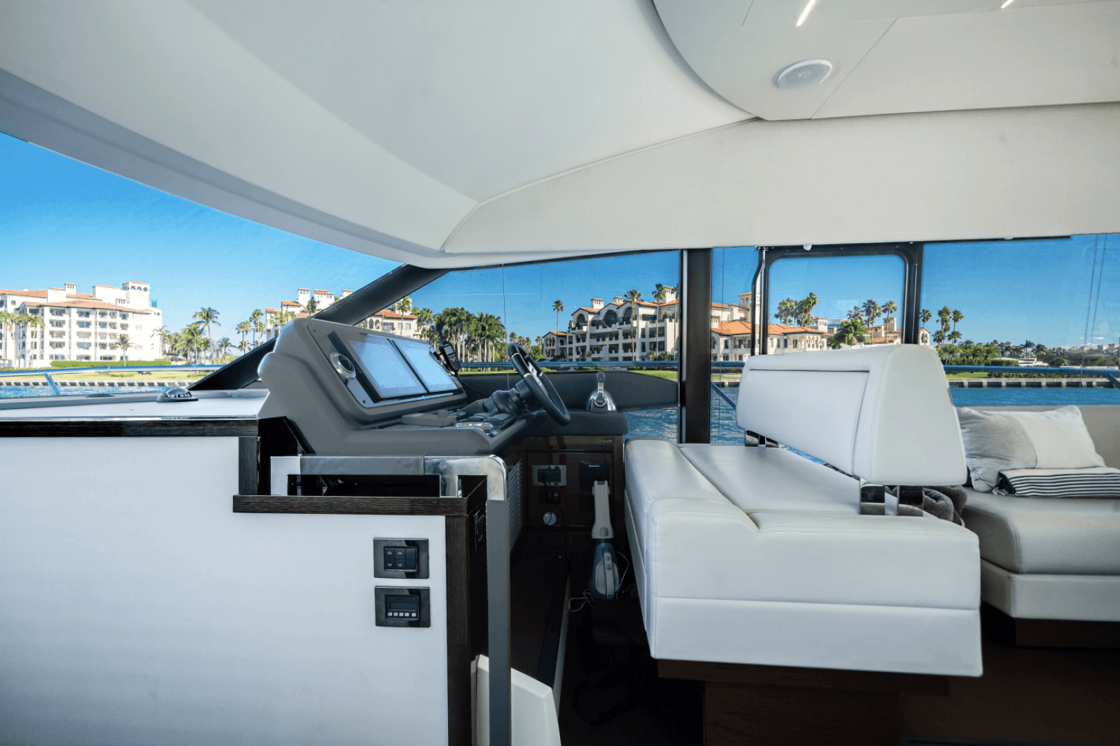 2020 Prestige 520 FLYBRIDGE - Image 39