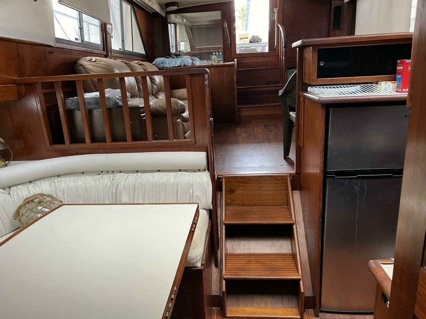 1987 Californian 42 Motor Yacht - Image 18