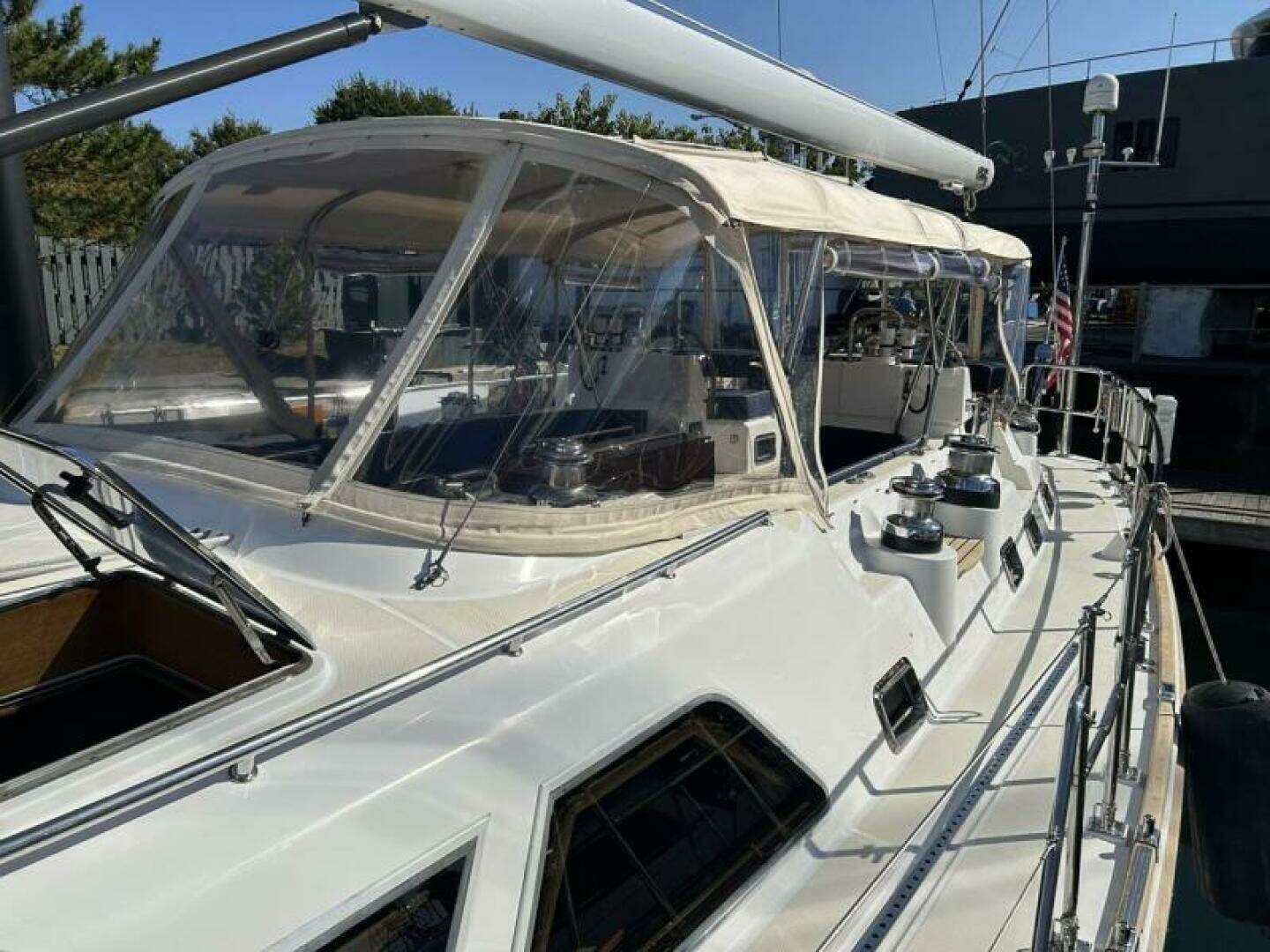 2011 Hylas 70 - Image 14