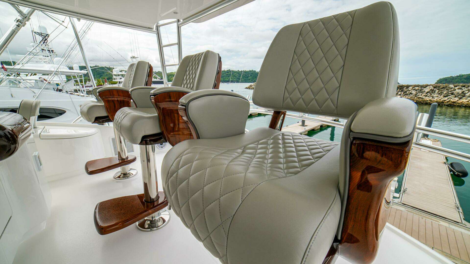 2023 Viking 72 Convertible - Image 23