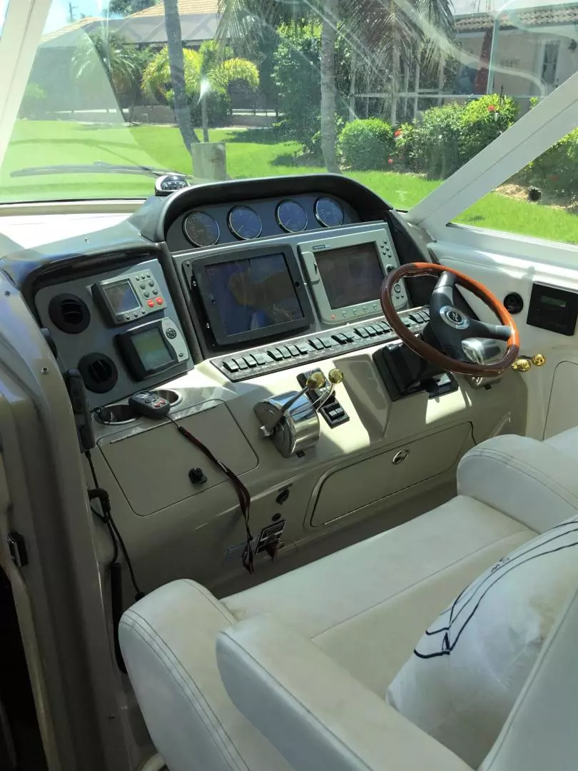 2005 Sea Ray 40 Motor Yacht - Image 24