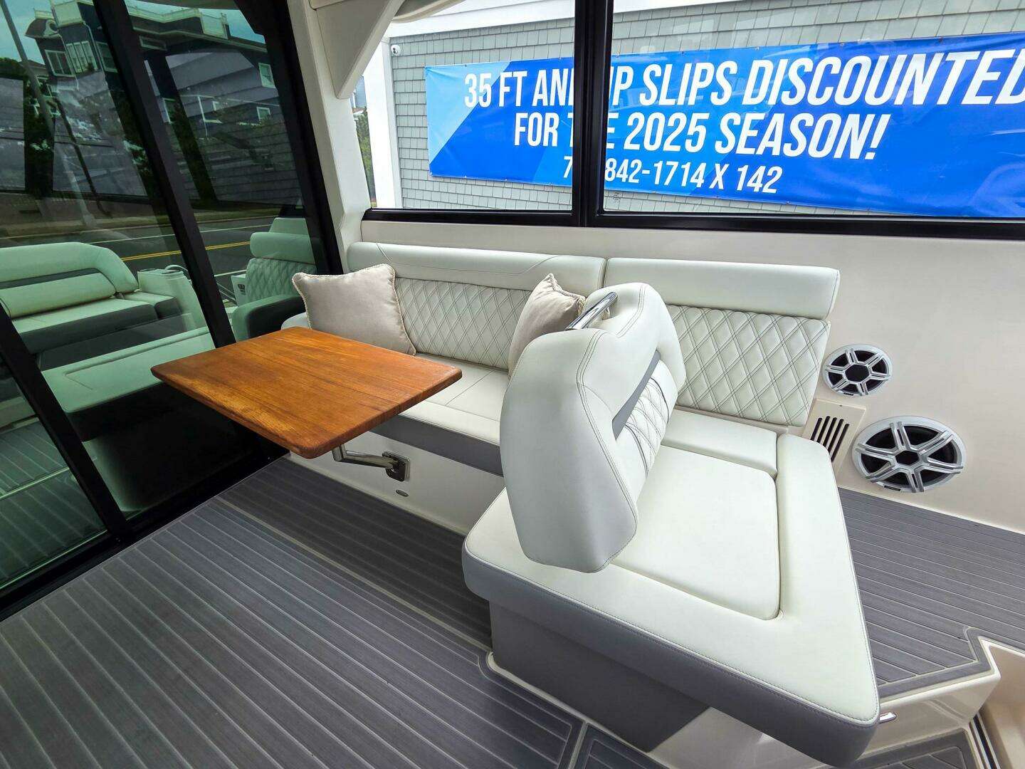 2026 Regal 36 XO - Image 17