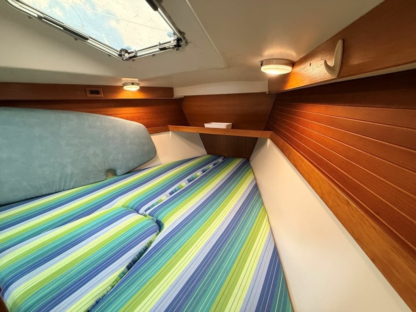 1996 Catalina 320 - Image 32
