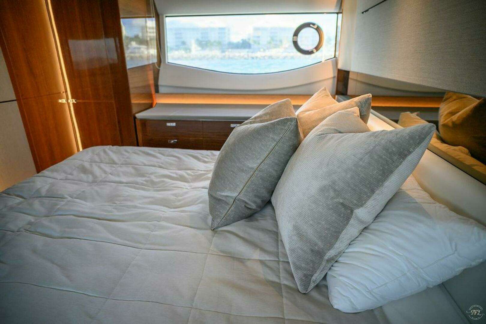 2021 Princess S62 - Image 51