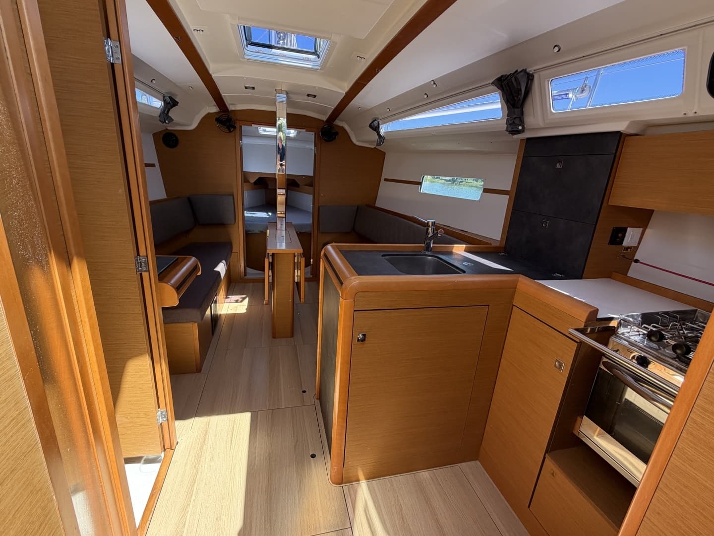 2015 Jeanneau 349 - Image 24