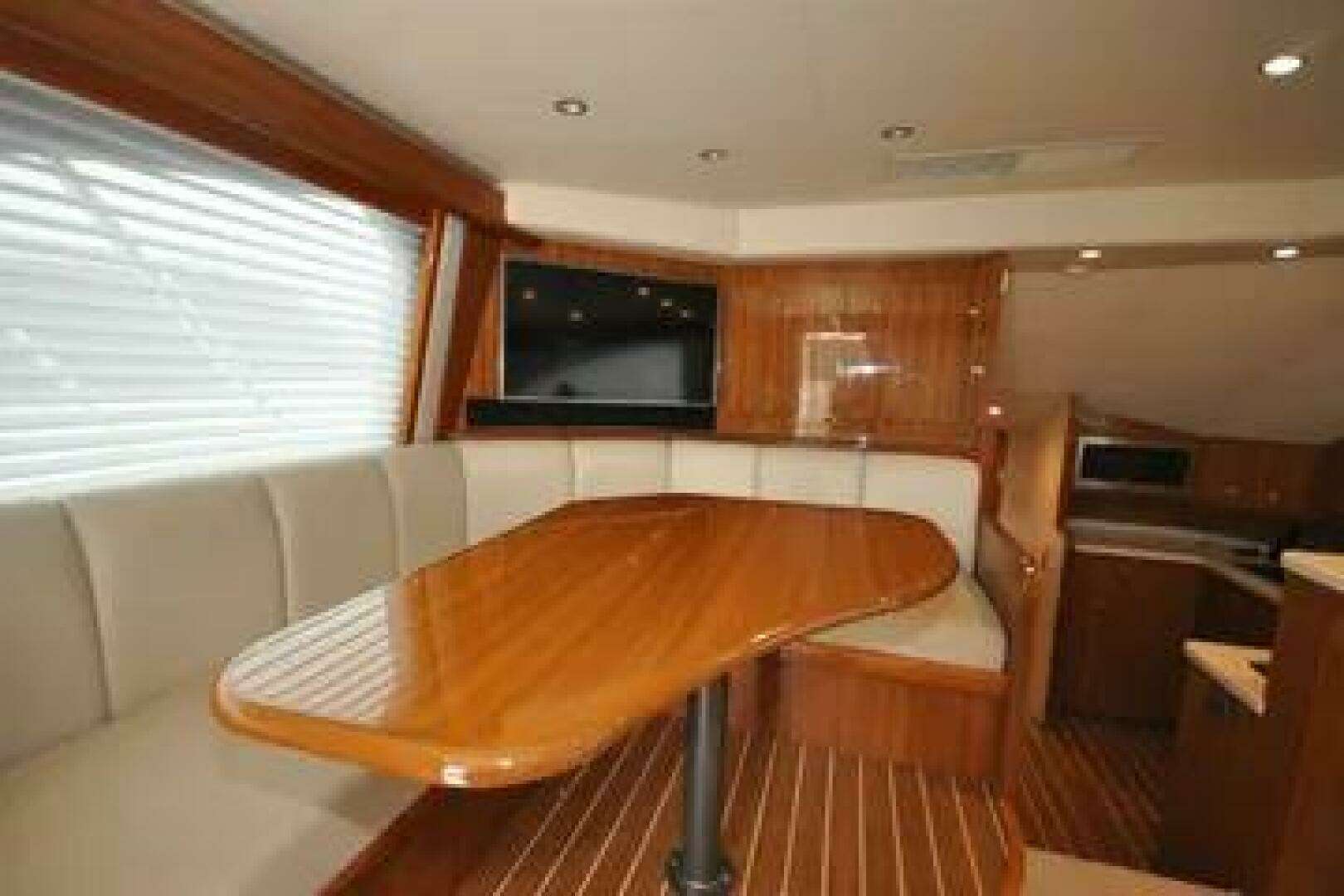 2019 Viking 44 Convertible - Image 2
