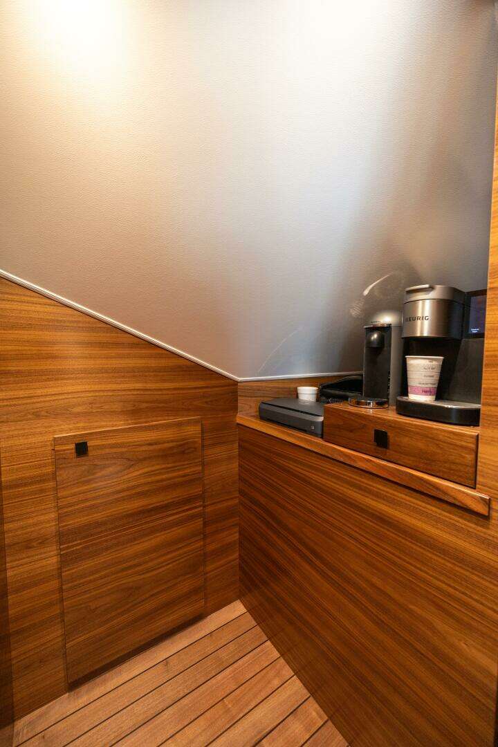 2025 Viking 82 Convertible - Image 15