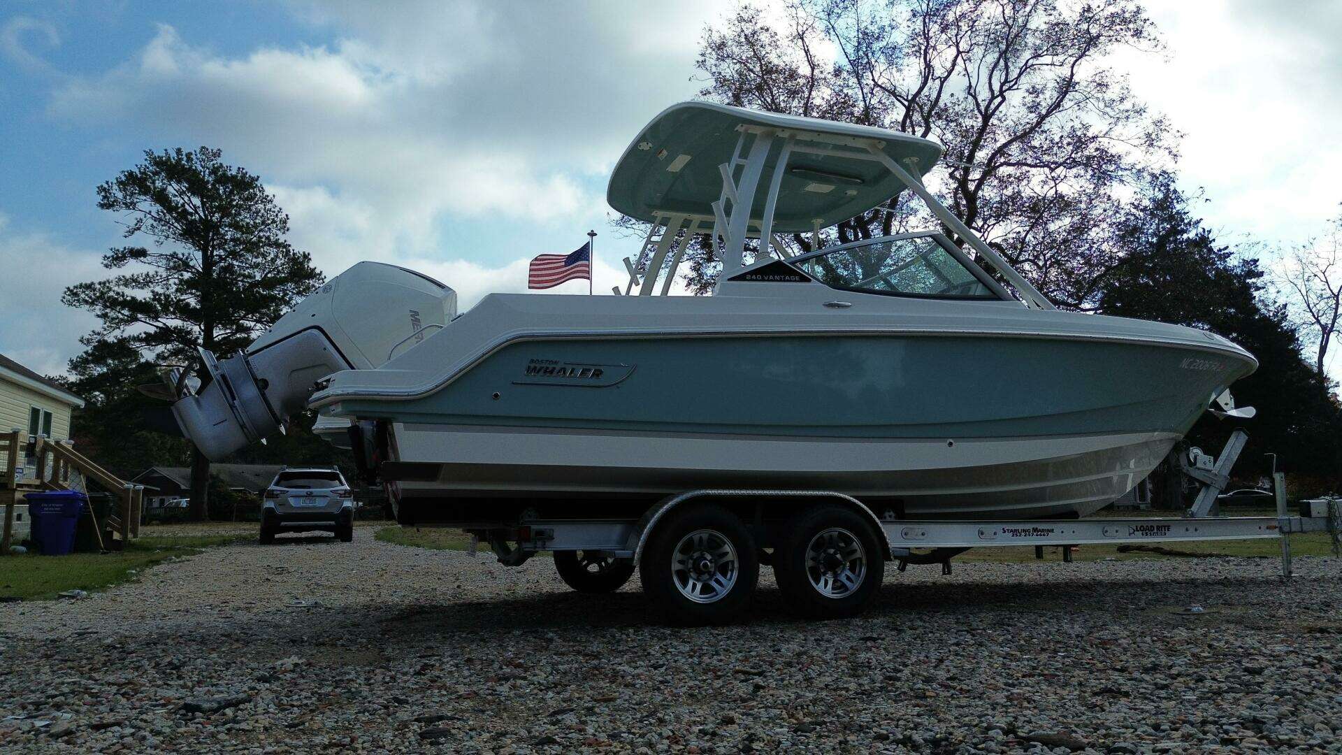 2023 Boston Whaler 240 Vantage - Image 20