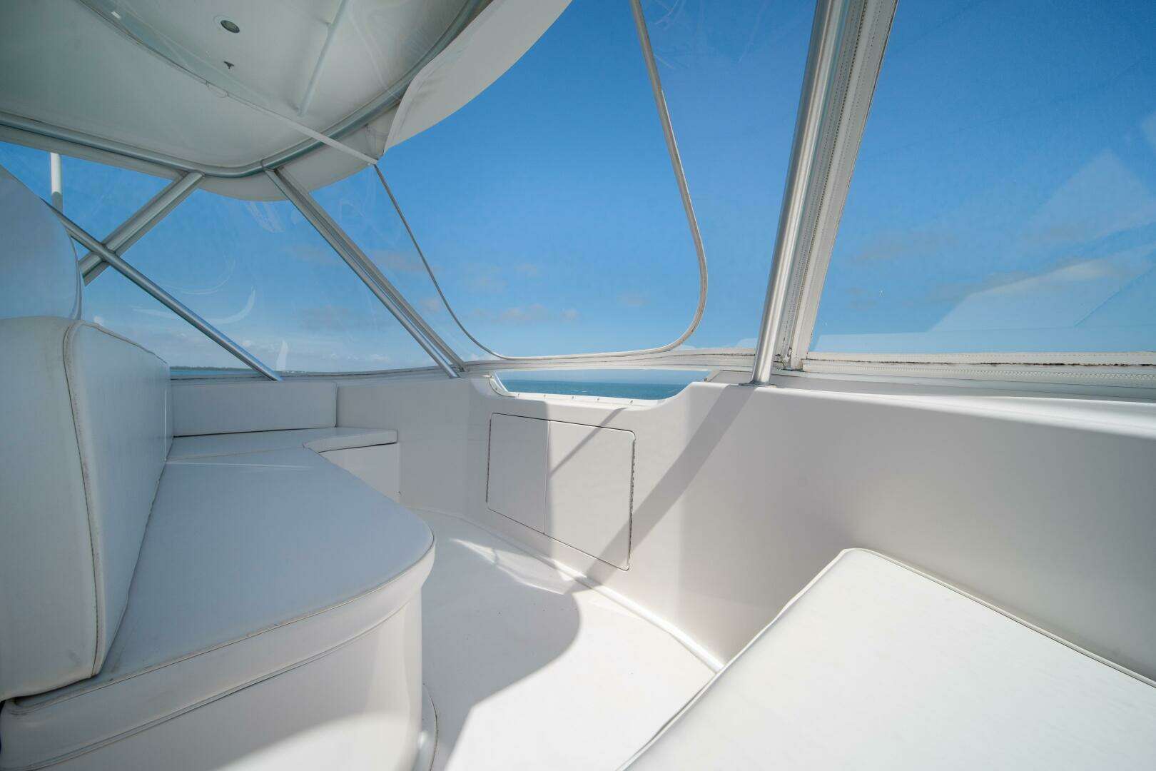 2006 Viking 52 Convertible - Image 33