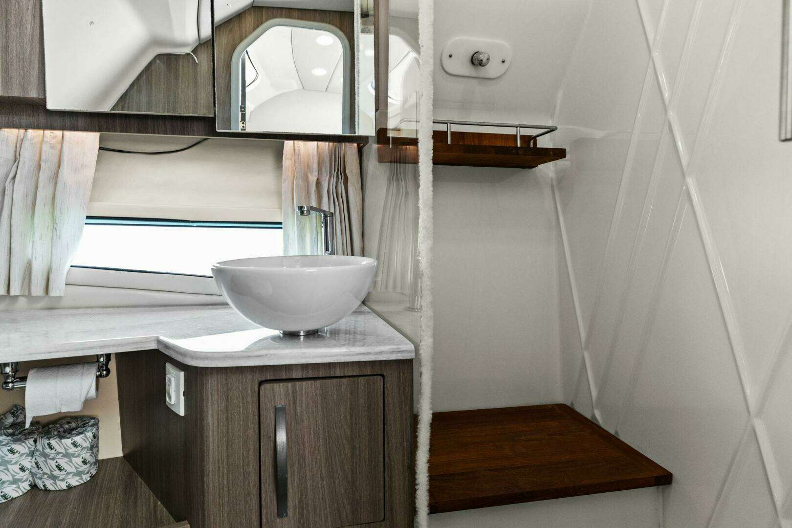 2020 Regal 33 SAV - Image 52