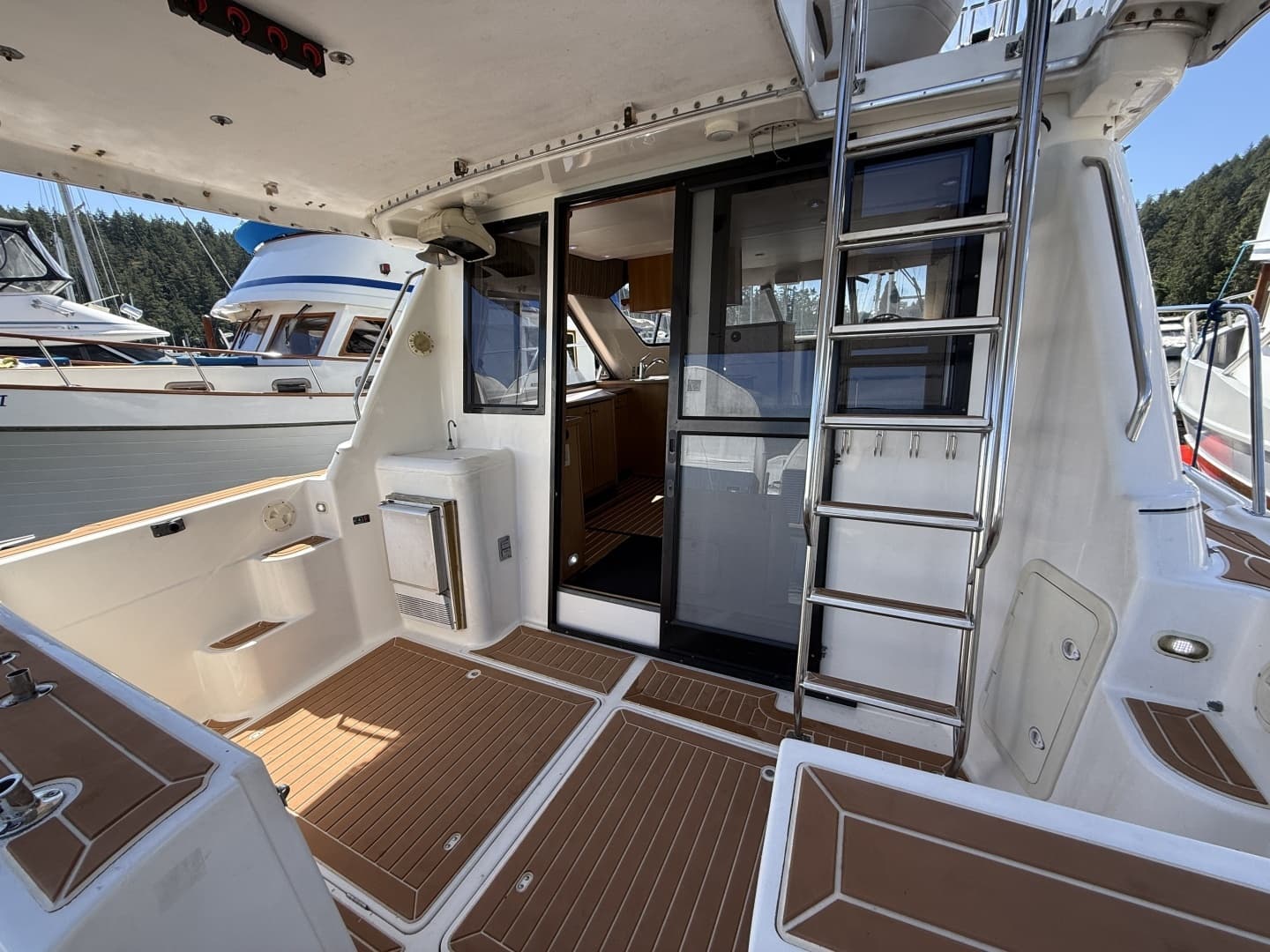 1998 Bayliner 3788 - Image 15