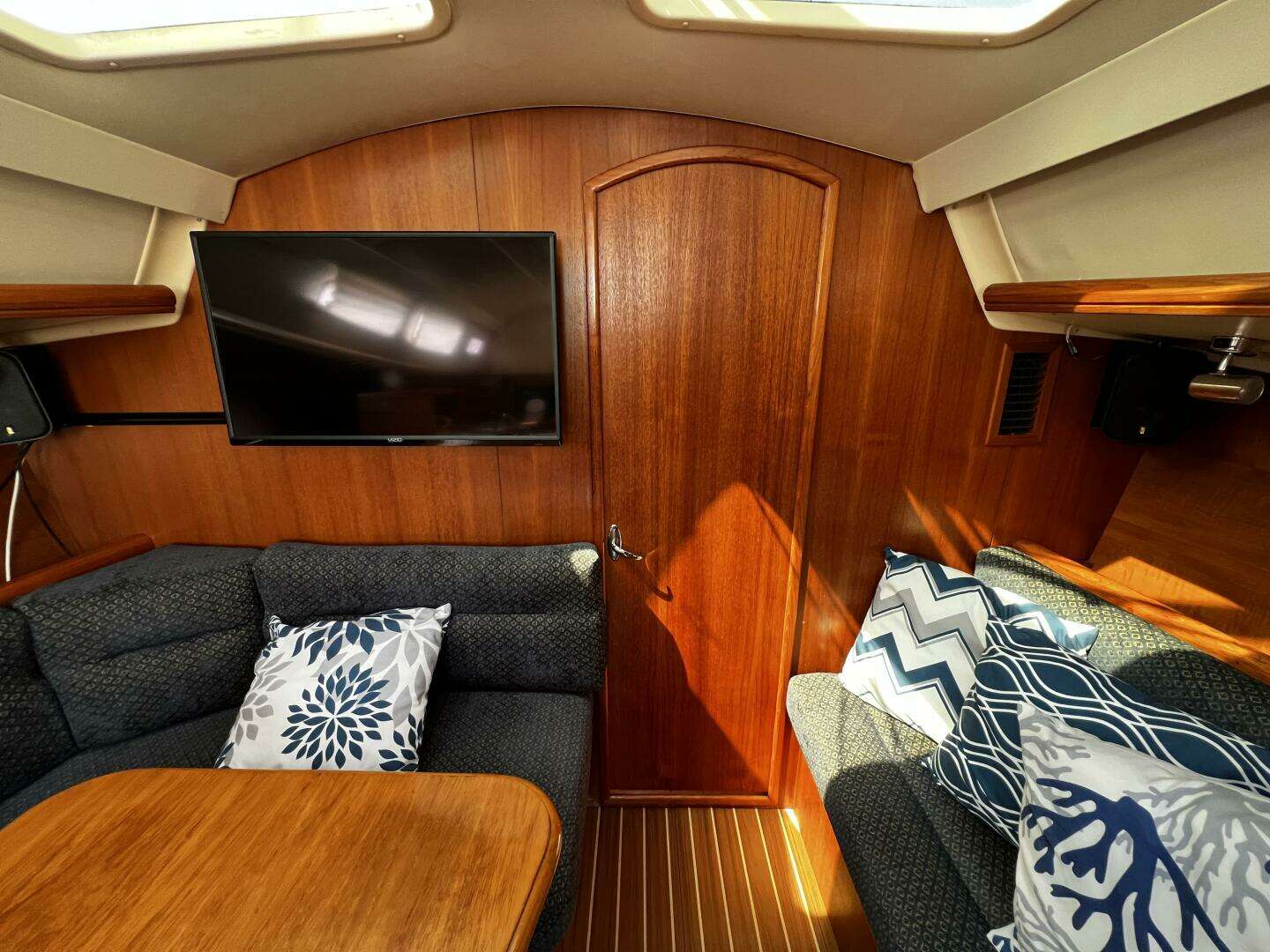 2004 Hunter 33 - Image 78